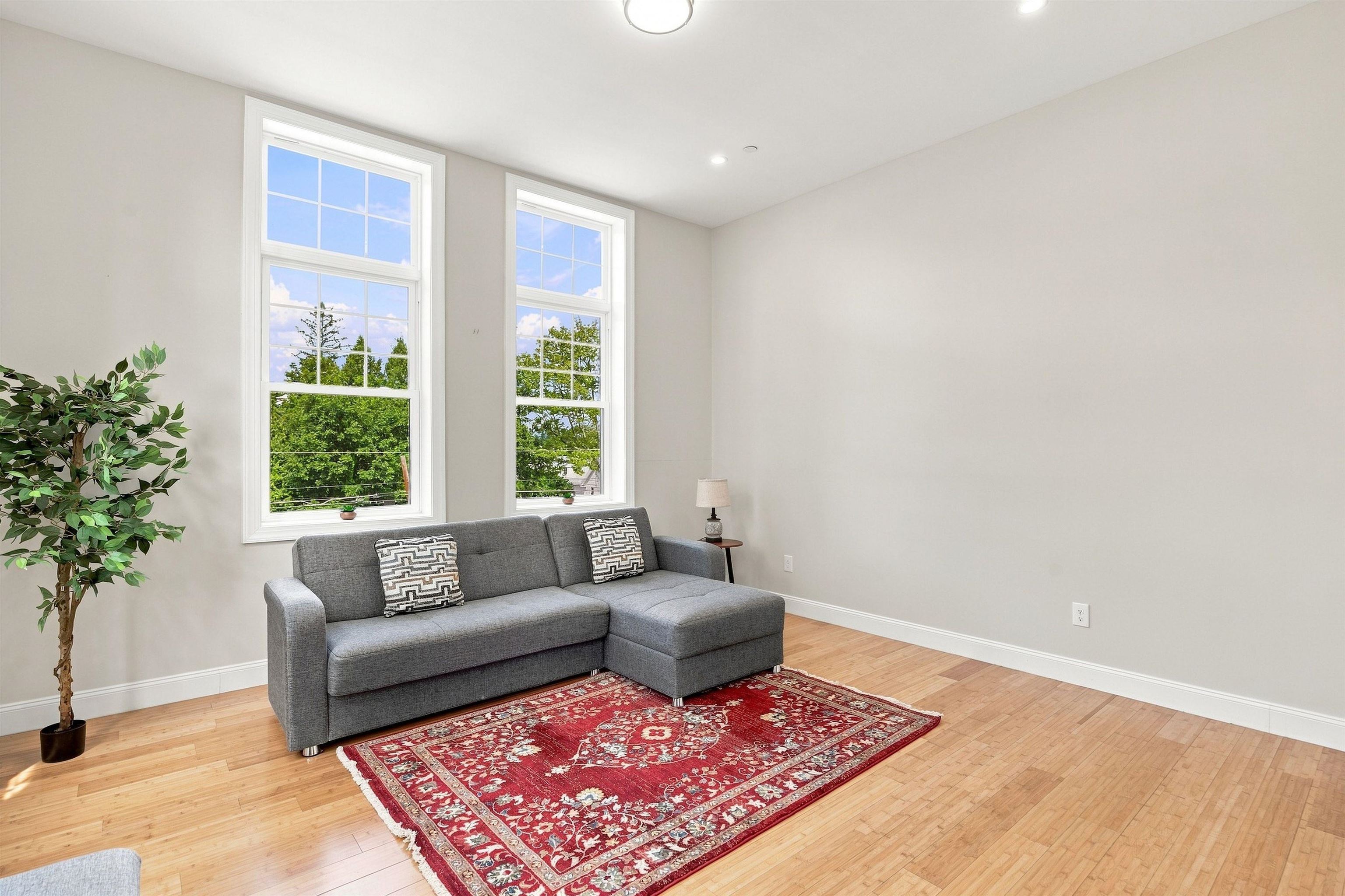 12 Cross Street Property Photo 8