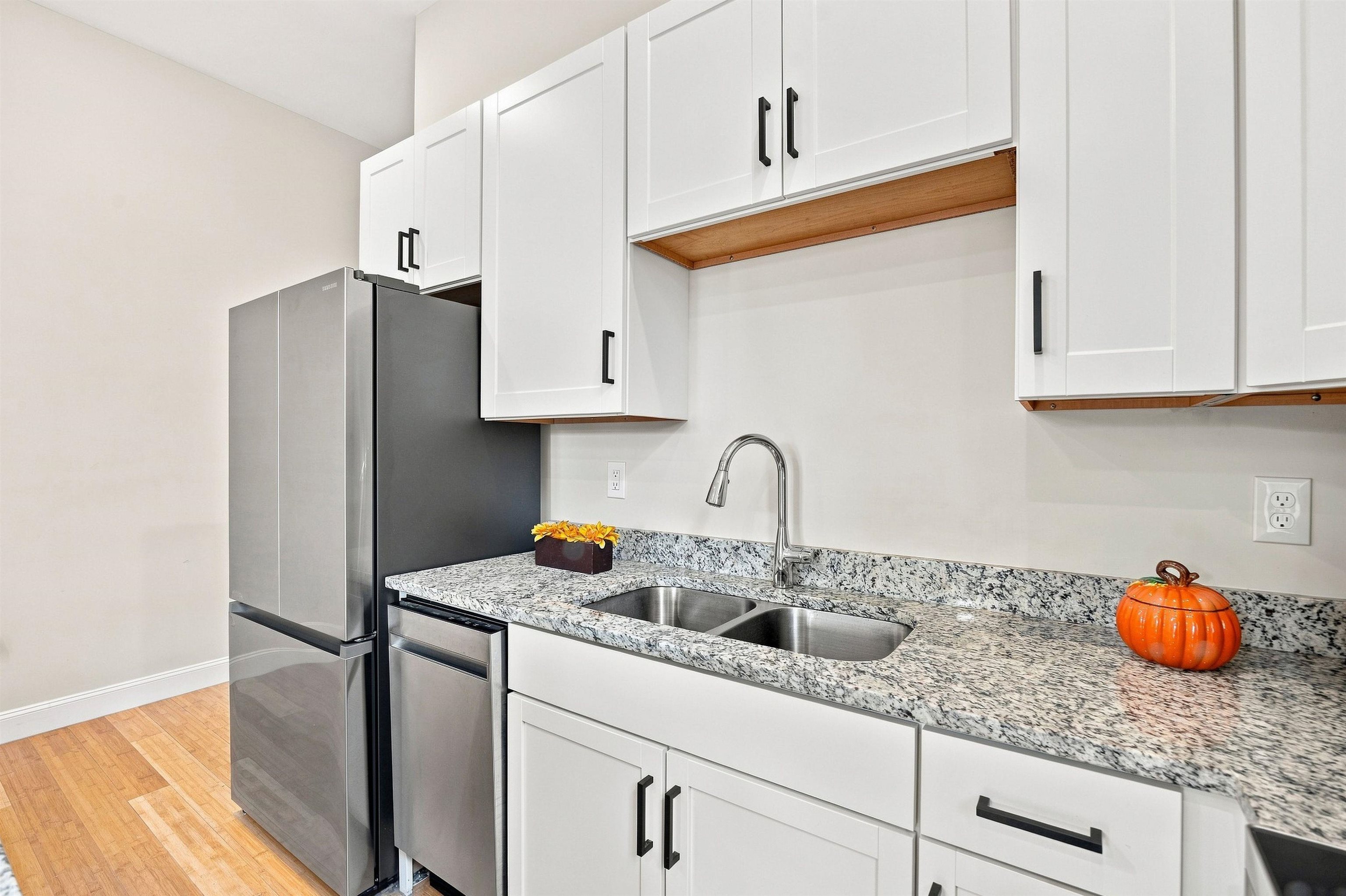 12 Cross Street Property Photo 16