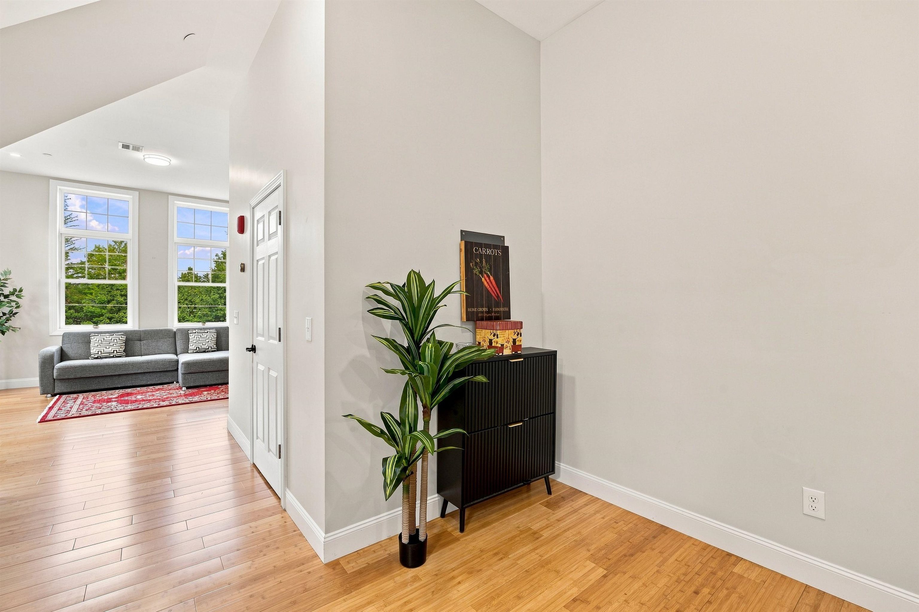 12 Cross Street Property Photo 17