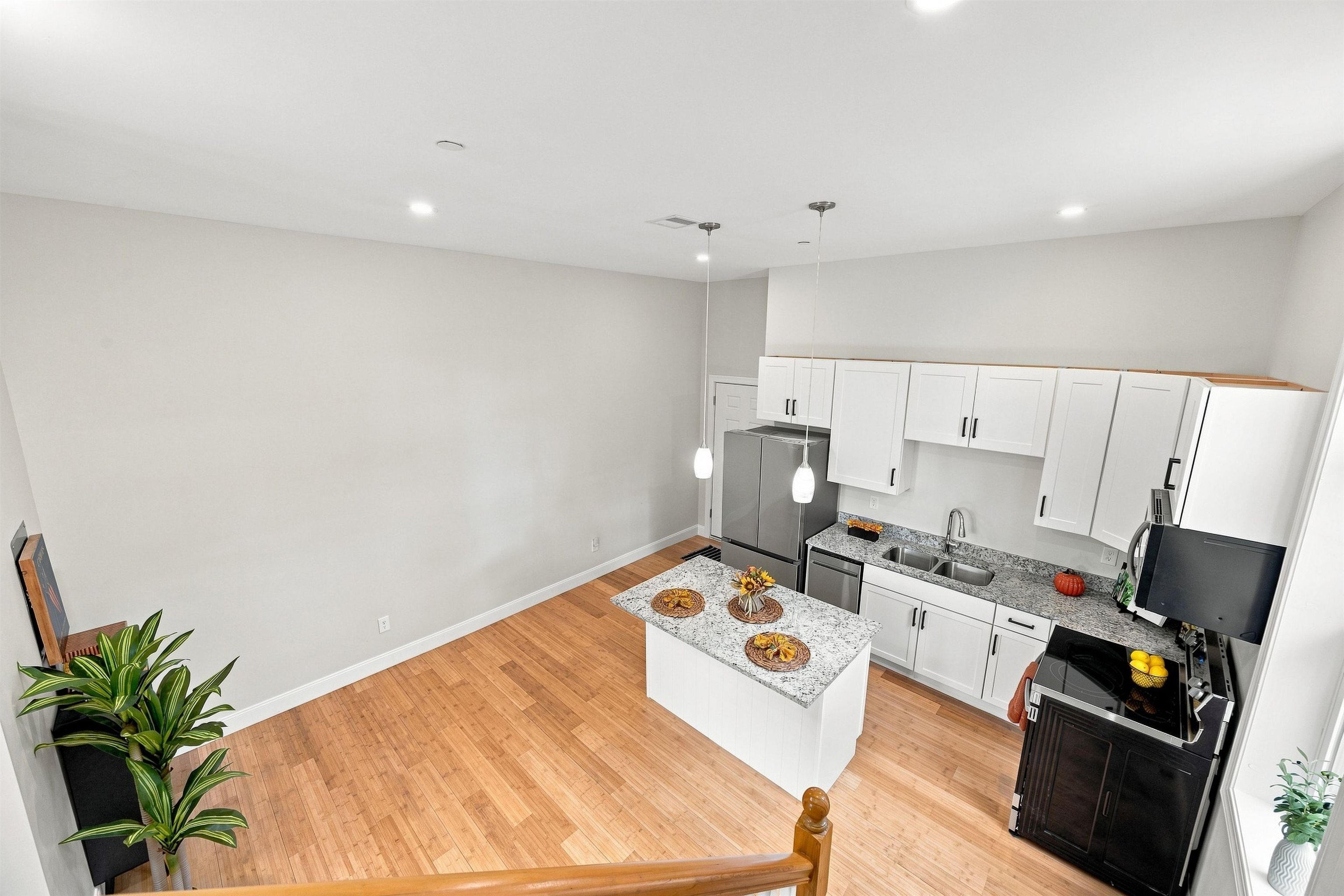 12 Cross Street Property Photo 19