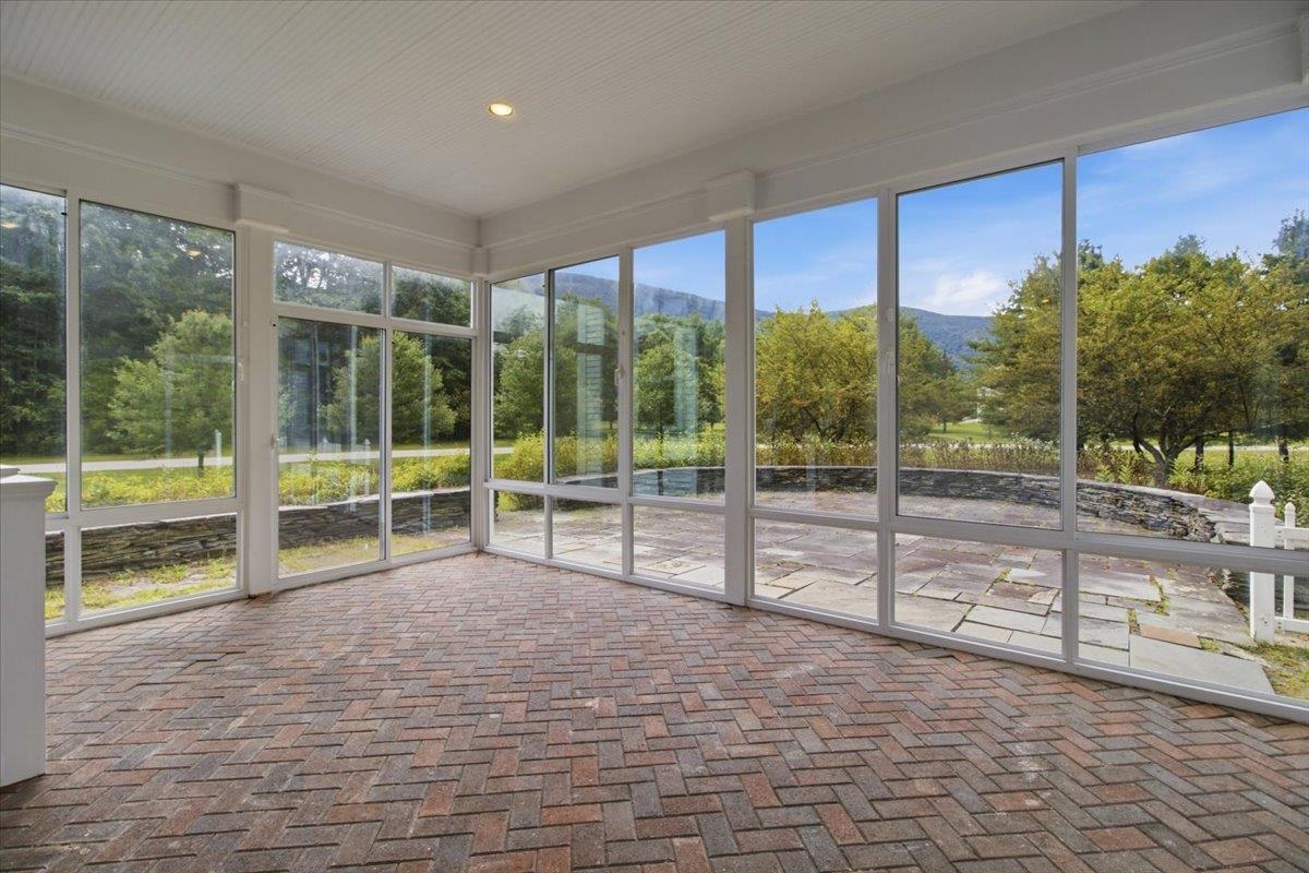 601 Riverbend Drive Property Photo 23