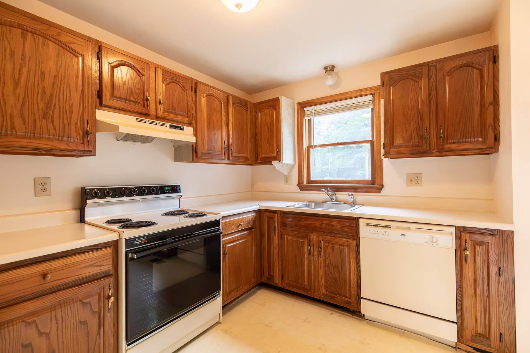 1400 Turnpike Road Property Photo 8