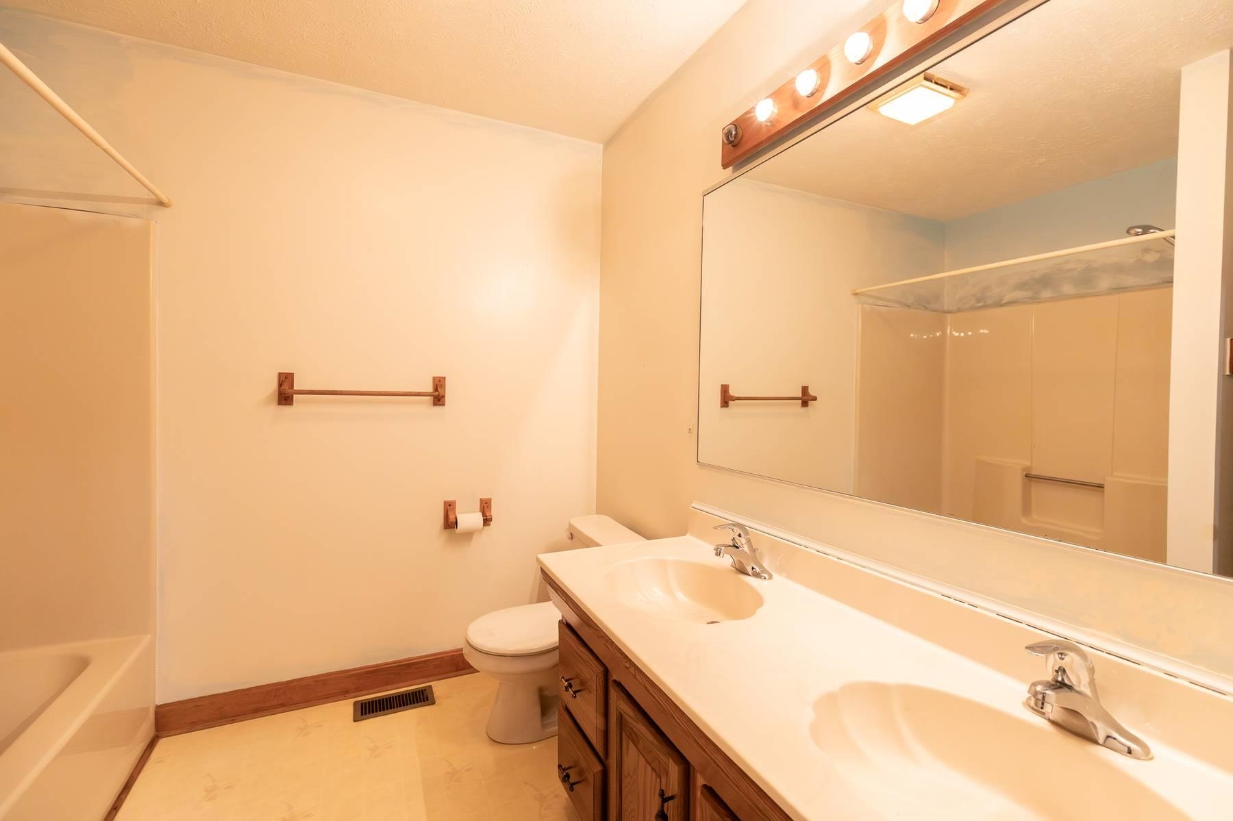1400 Turnpike Road Property Photo 20