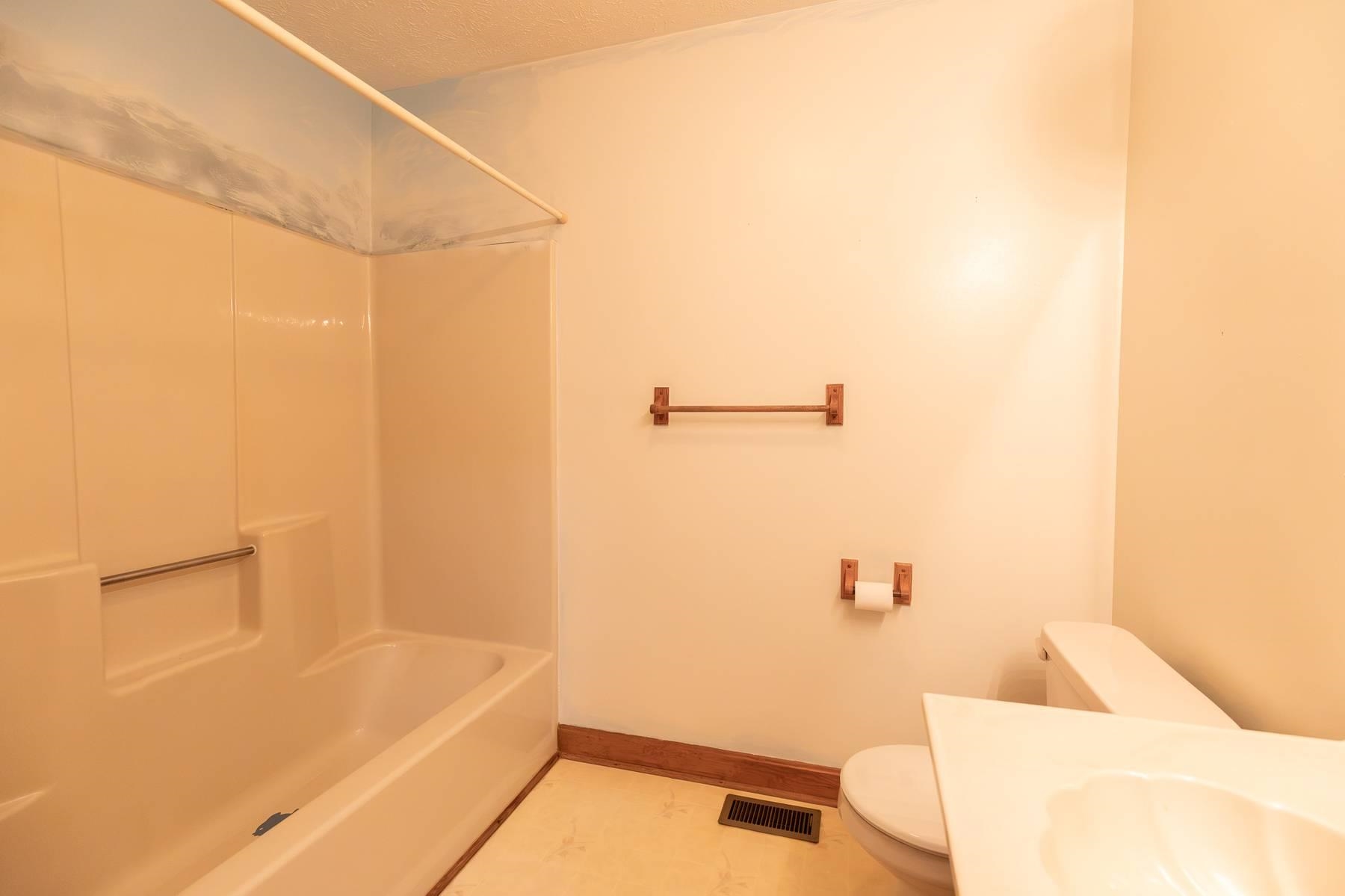 1400 Turnpike Road Property Photo 22