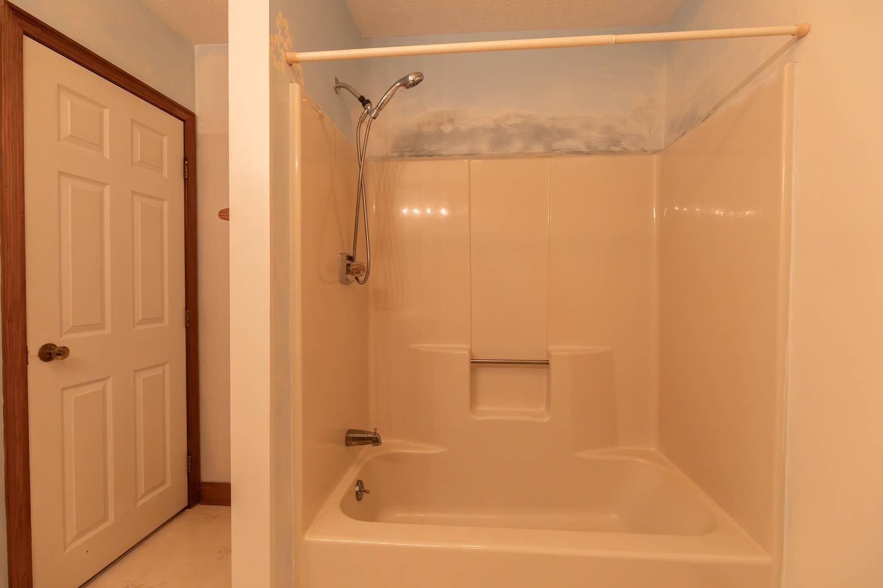 1400 Turnpike Road Property Photo 23