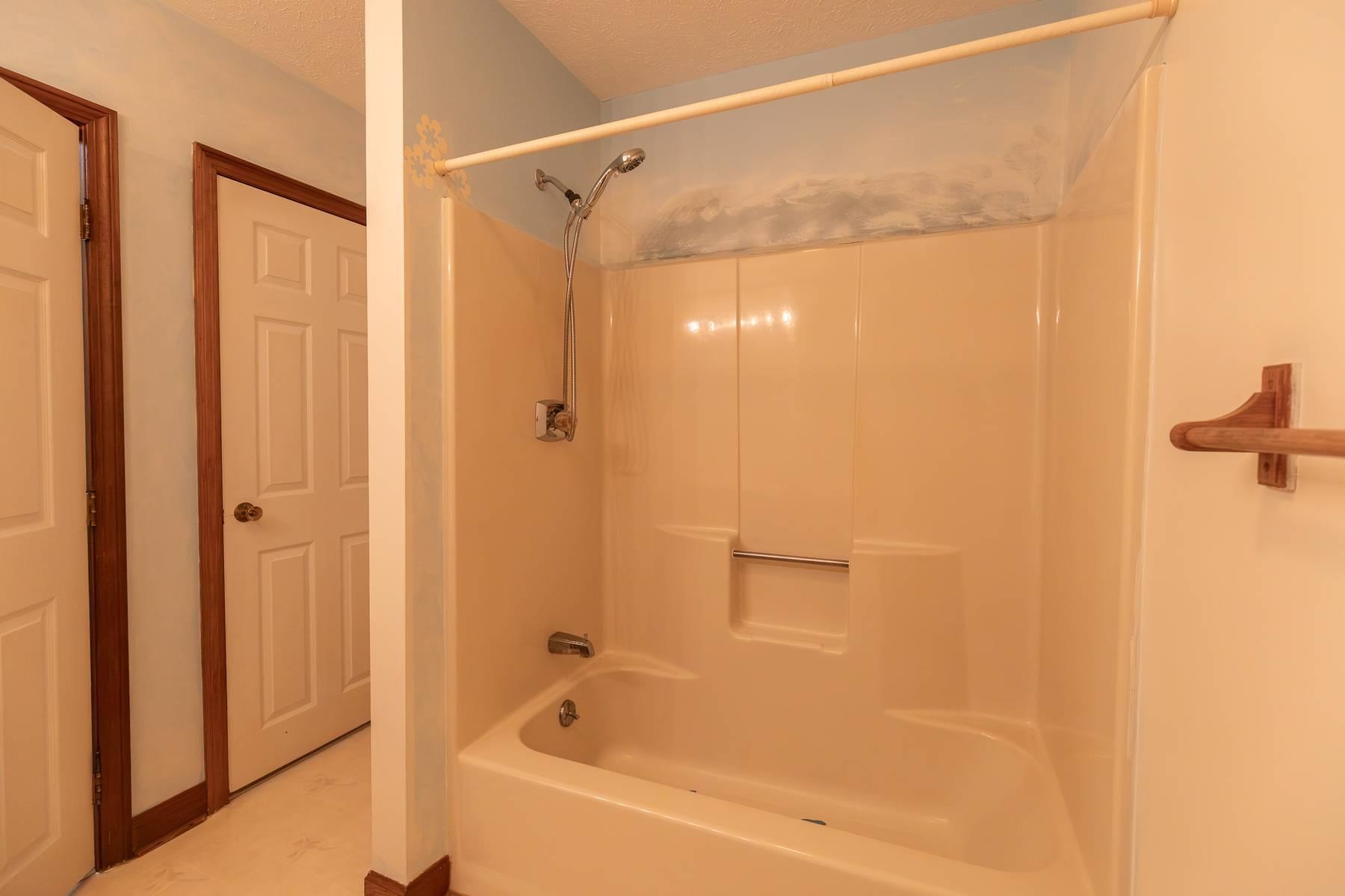 1400 Turnpike Road Property Photo 24
