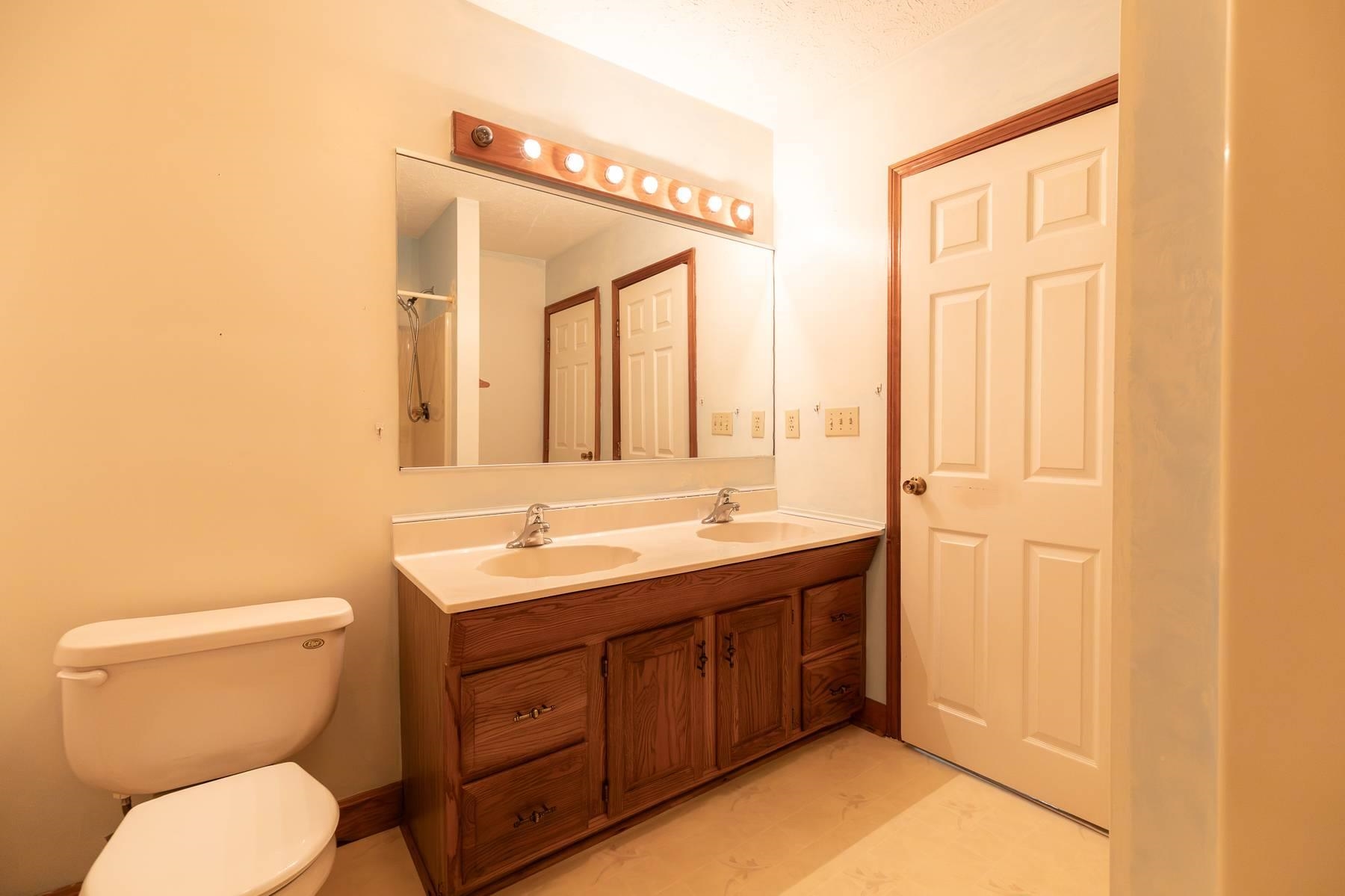 1400 Turnpike Road Property Photo 26