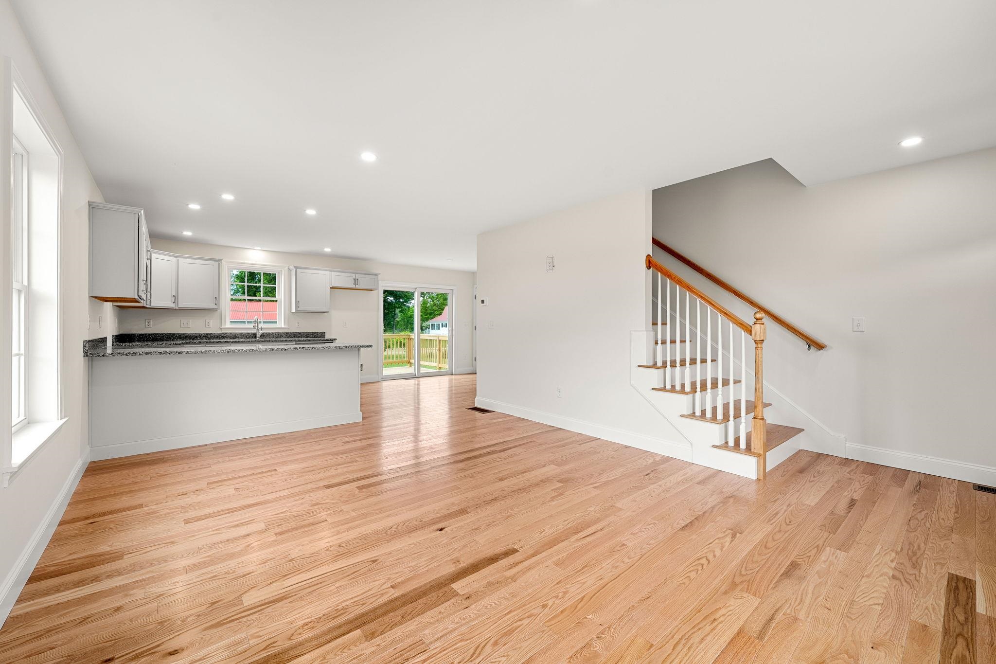 Unit 7 Violette Drive Property Photo 3