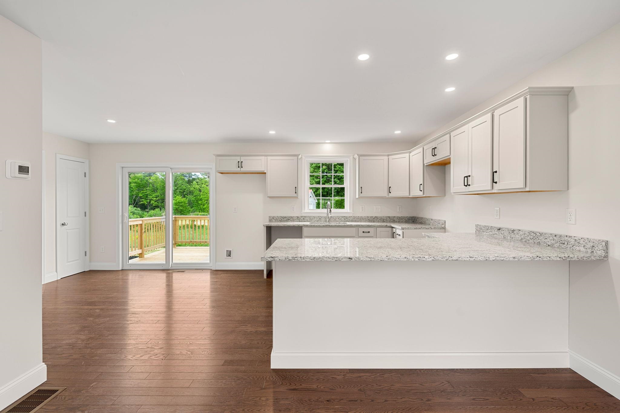 Unit 7 Violette Drive Property Photo 8