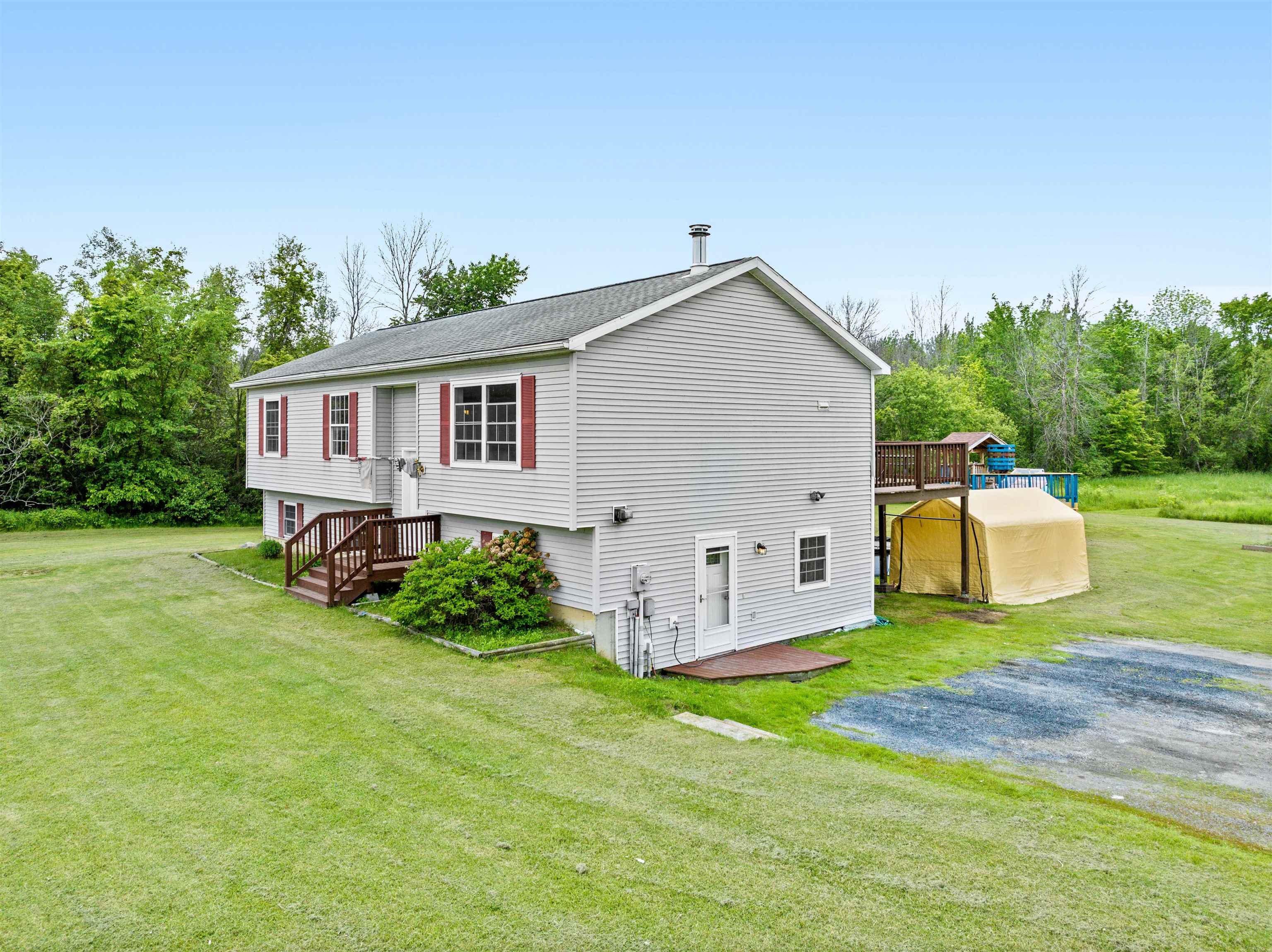 3337 Lakeview Drive Property Photo 1