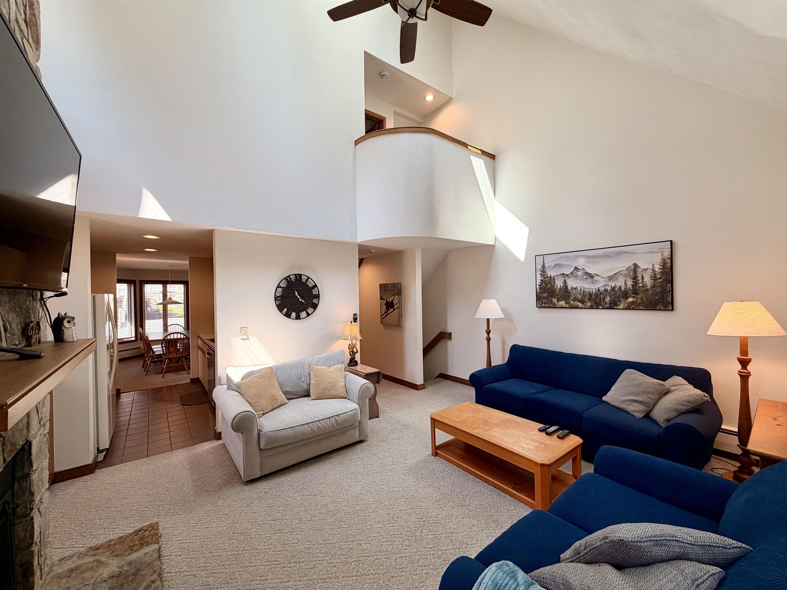 2d Townhouse Square Property Photo 4