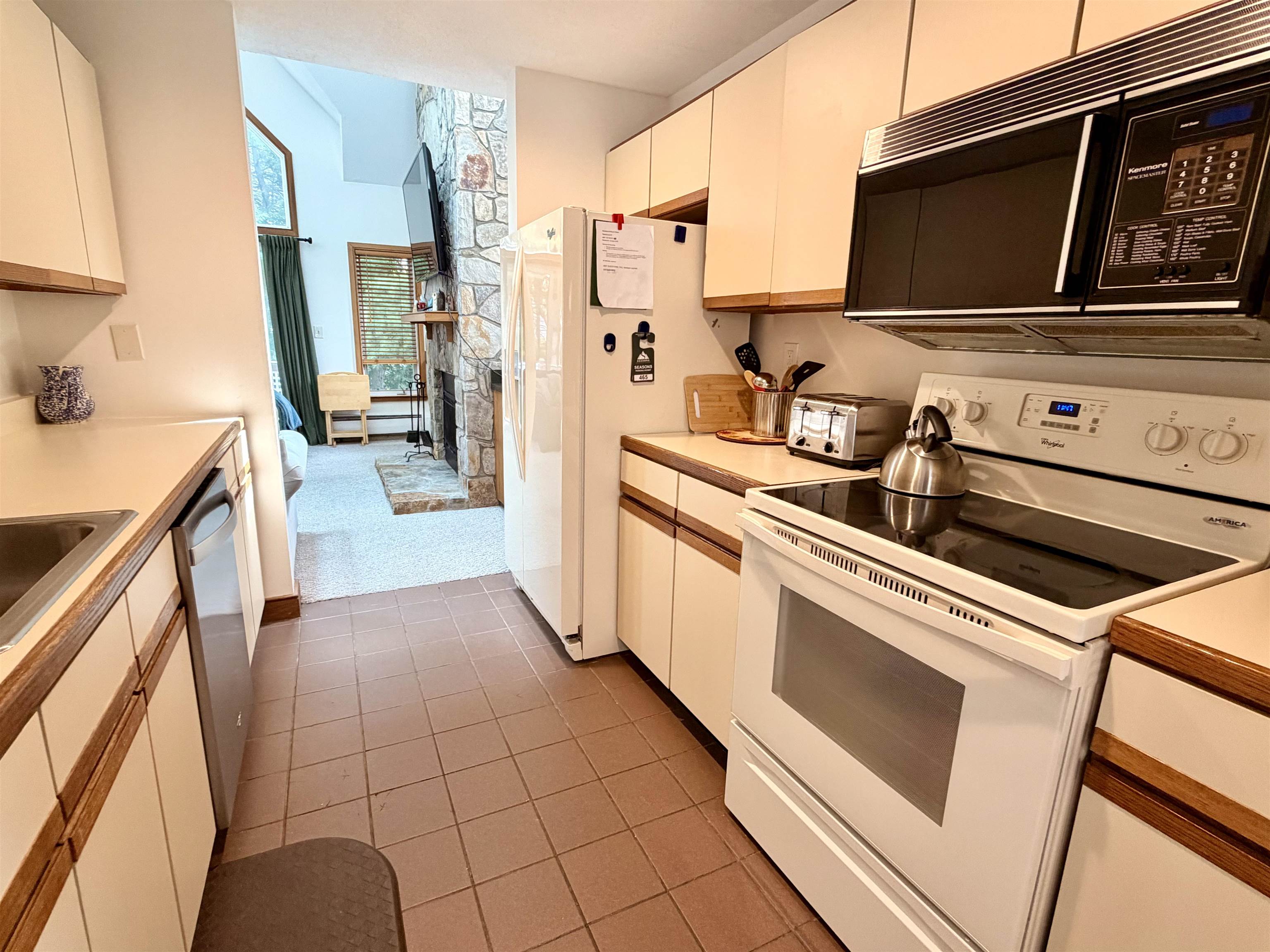 2d Townhouse Square Property Photo 10