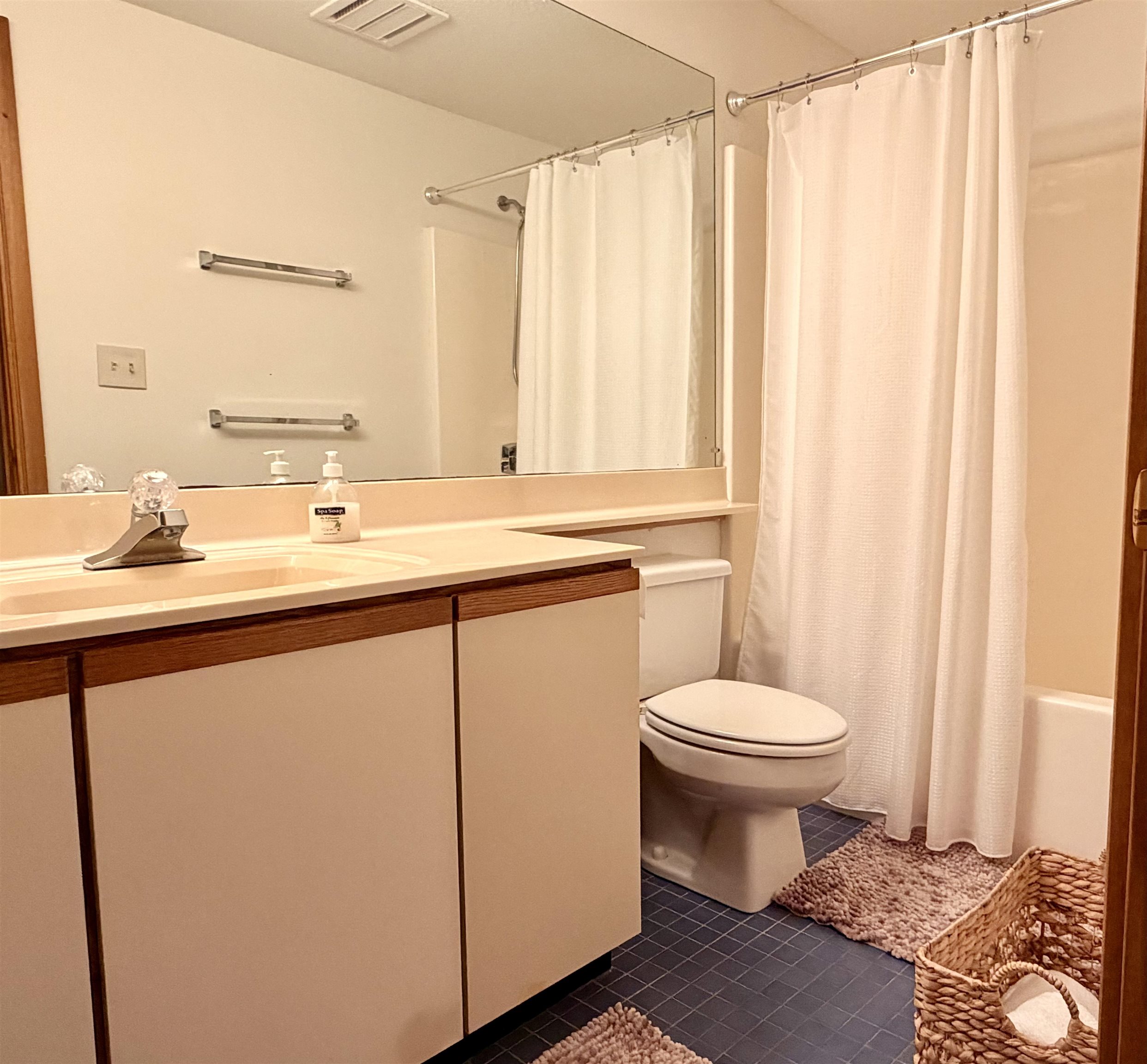 2d Townhouse Square Property Photo 32