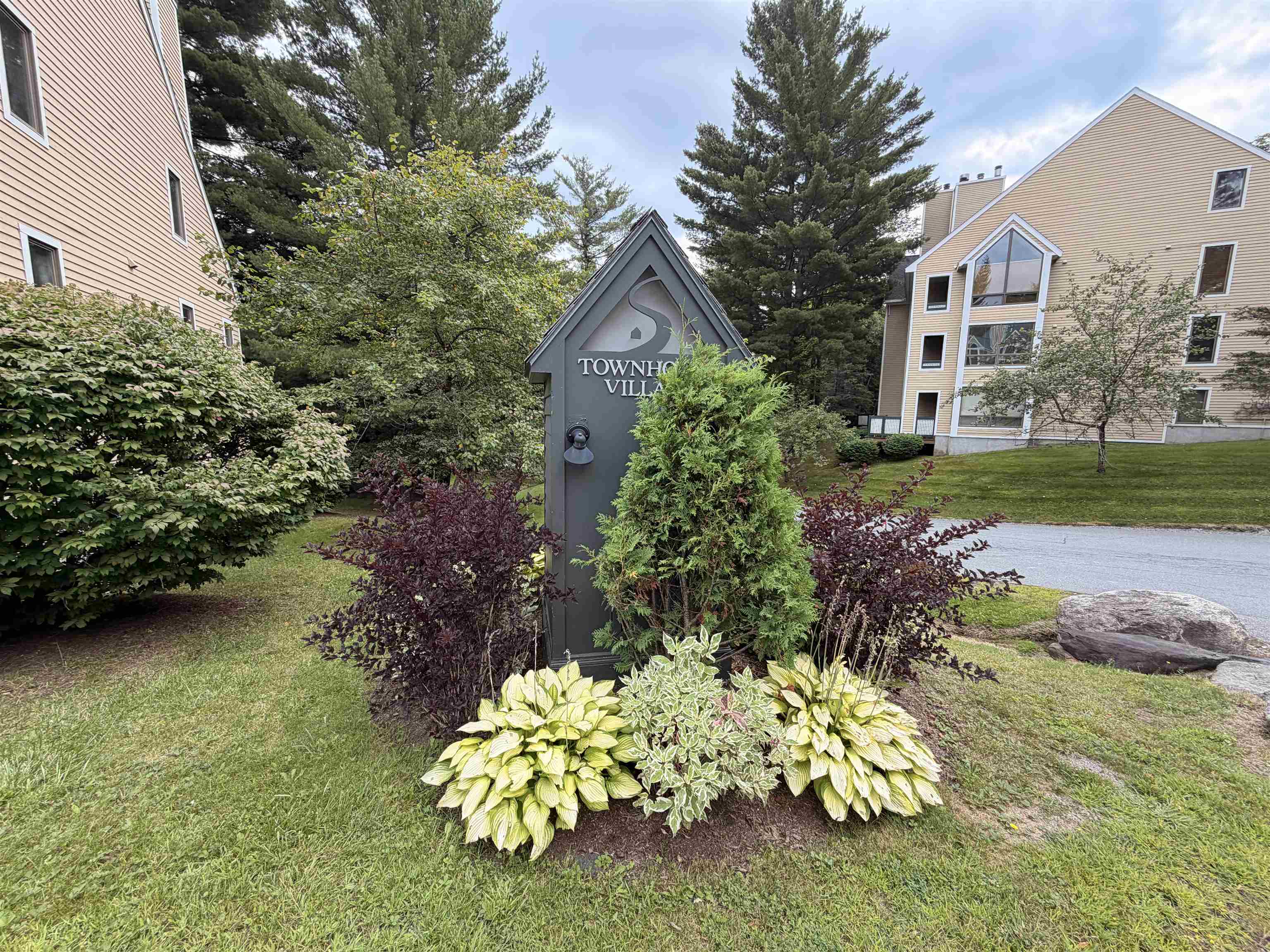2d Townhouse Square Property Photo 43