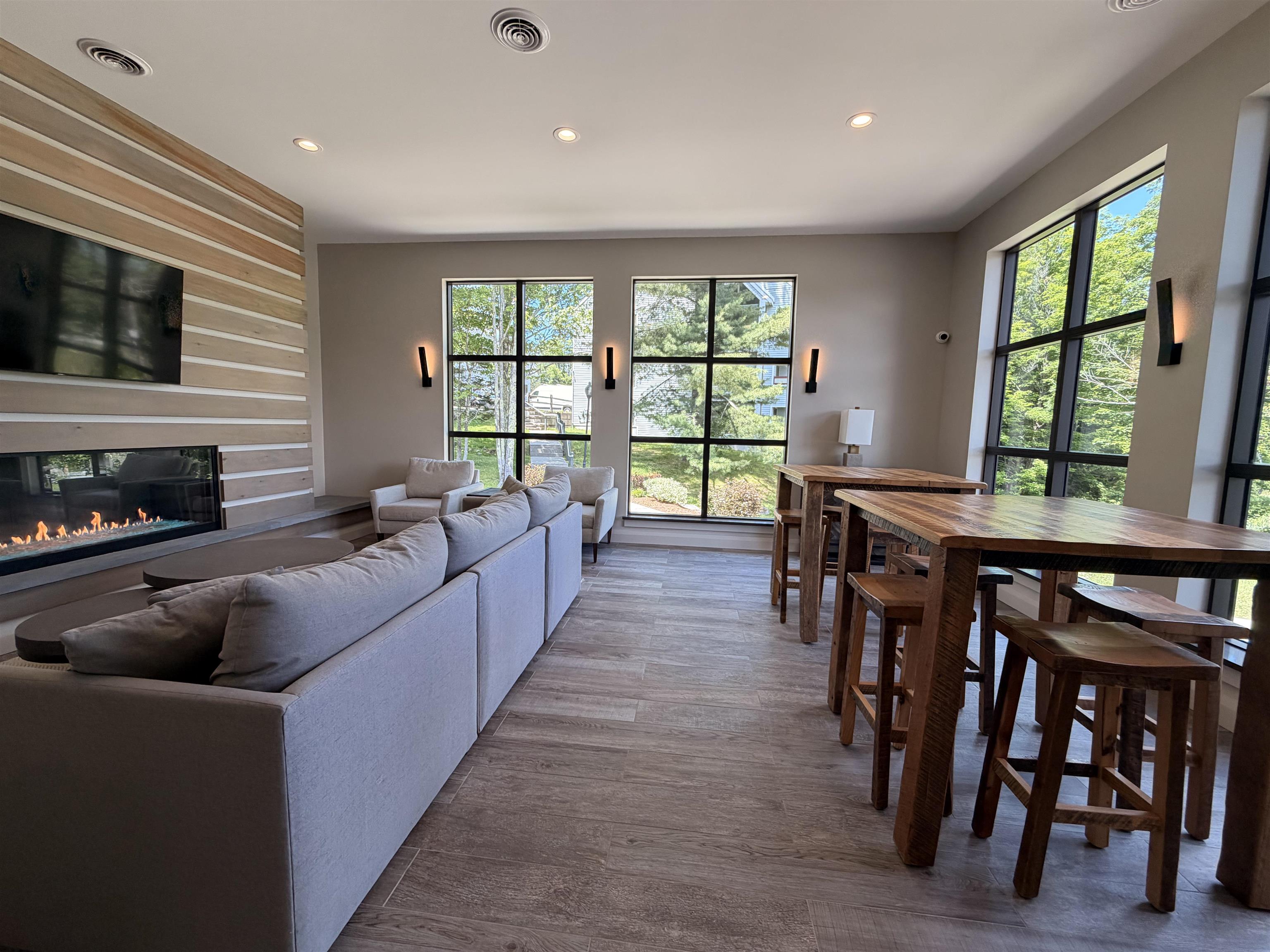 2d Townhouse Square Property Photo 48