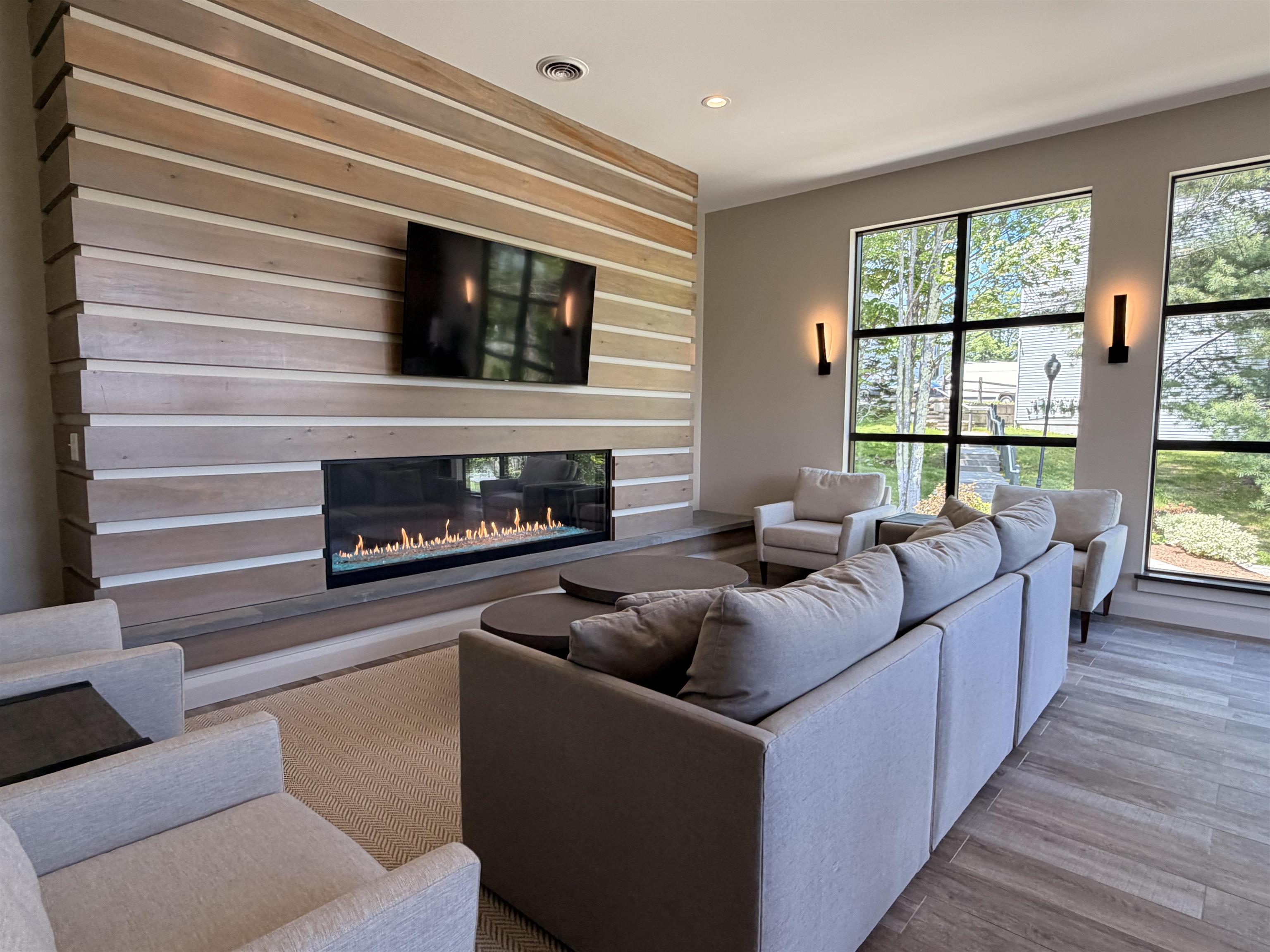 2d Townhouse Square Property Photo 49