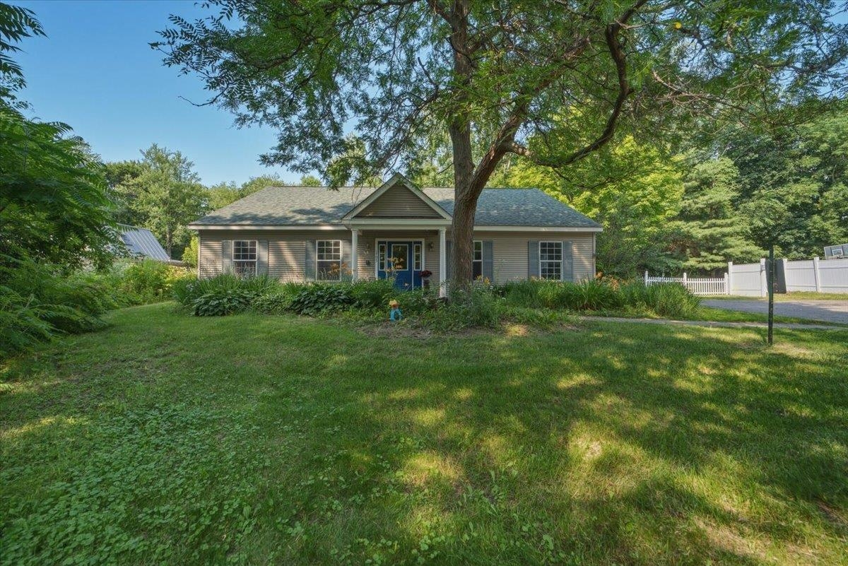 1795 Main Street Property Photo 2