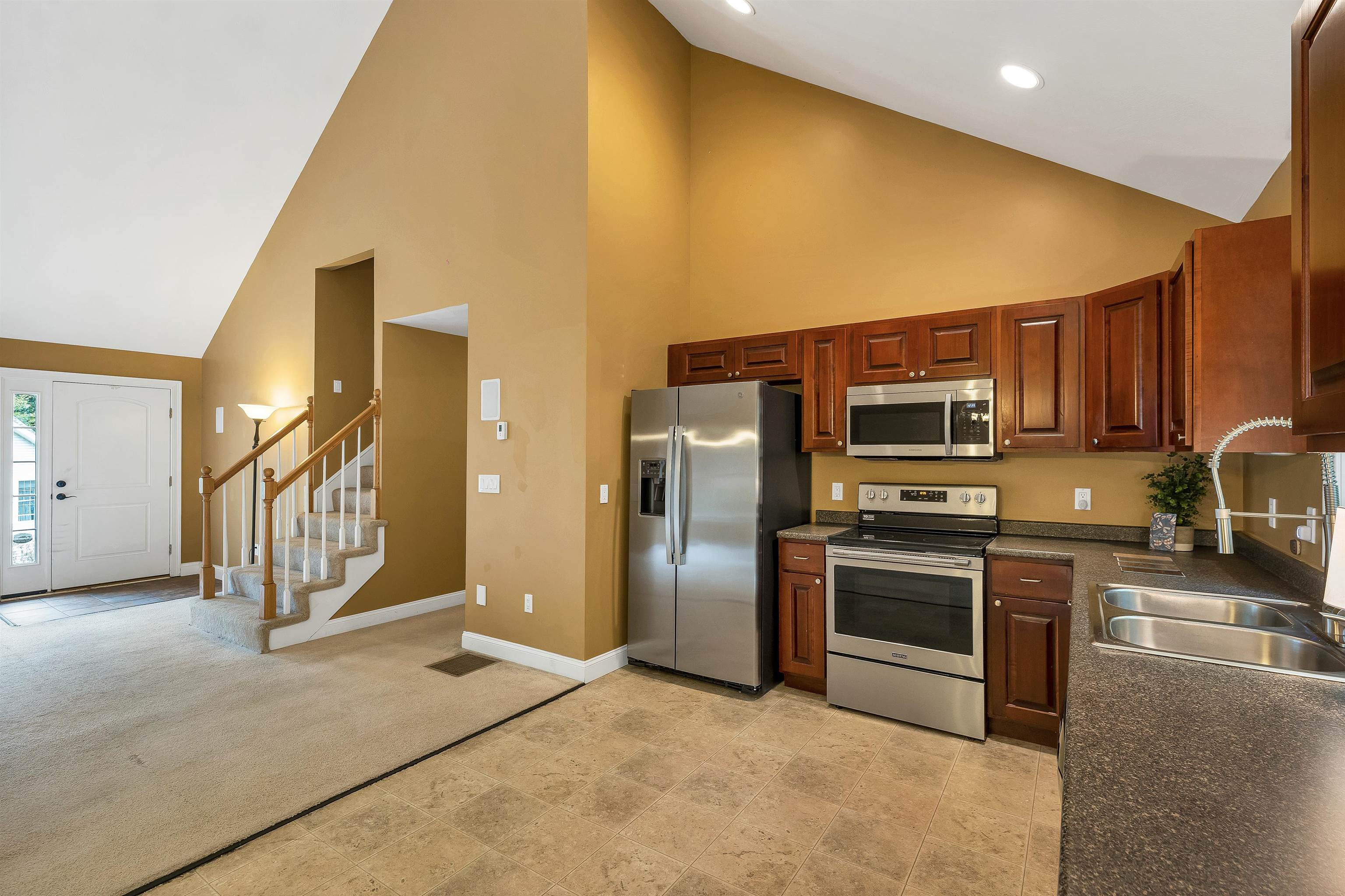 39 Sterling Drive Property Photo 8