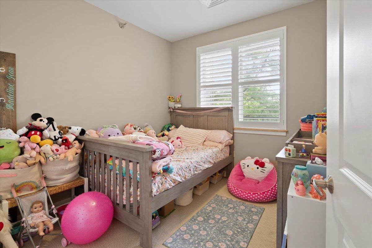 370 Farrell Street Property Photo 10