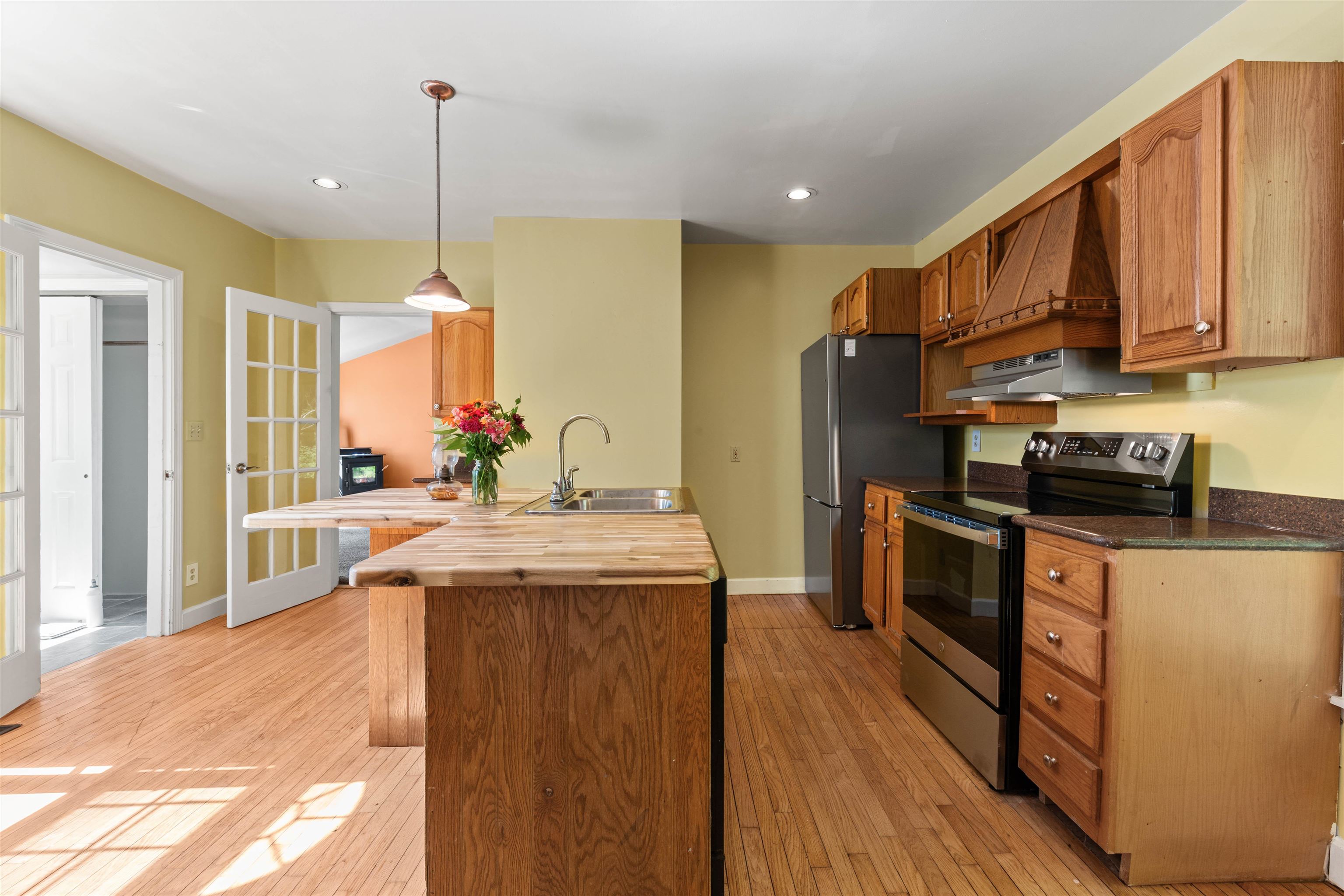2338 Eaton Road Property Photo 8