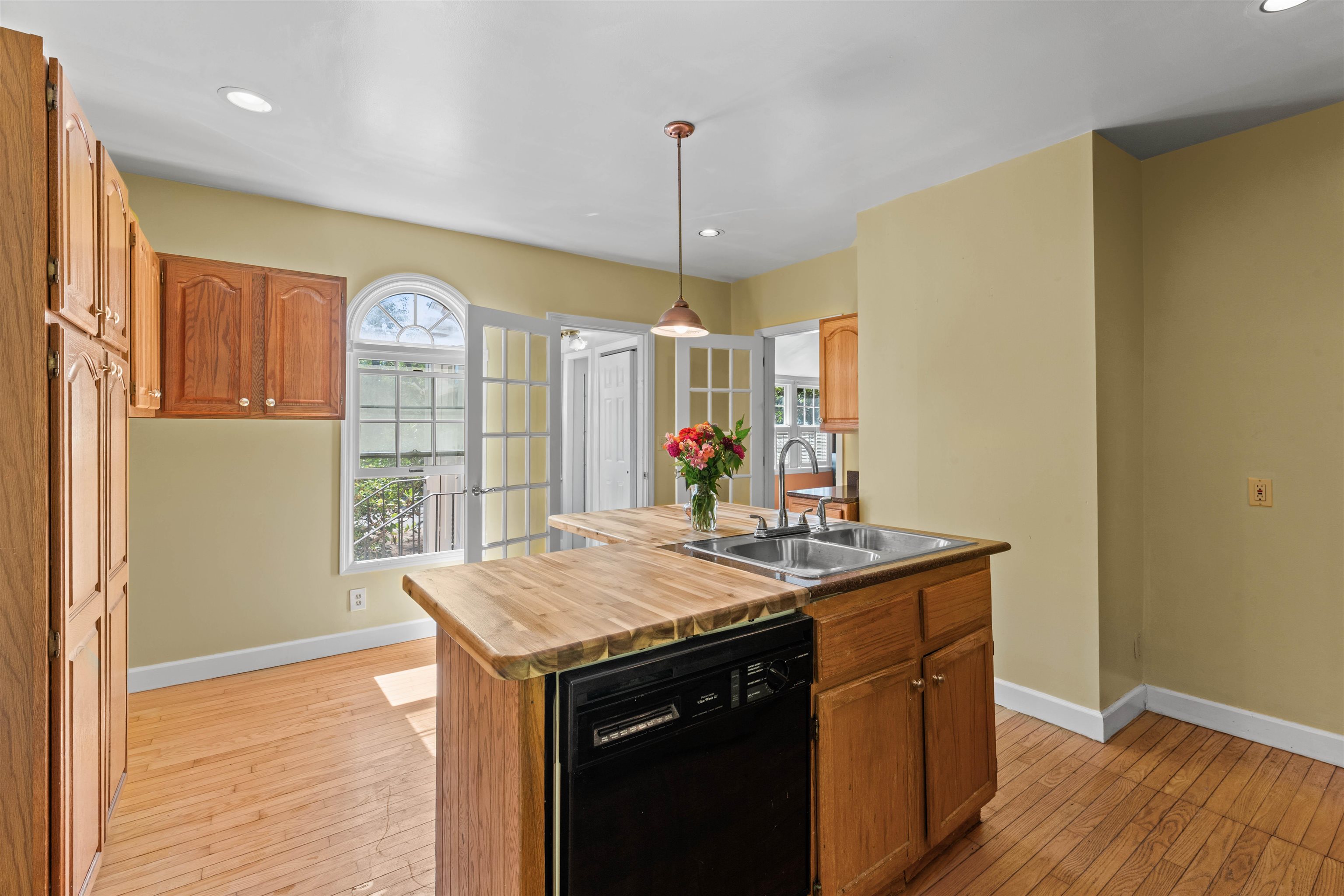 2338 Eaton Road Property Photo 9