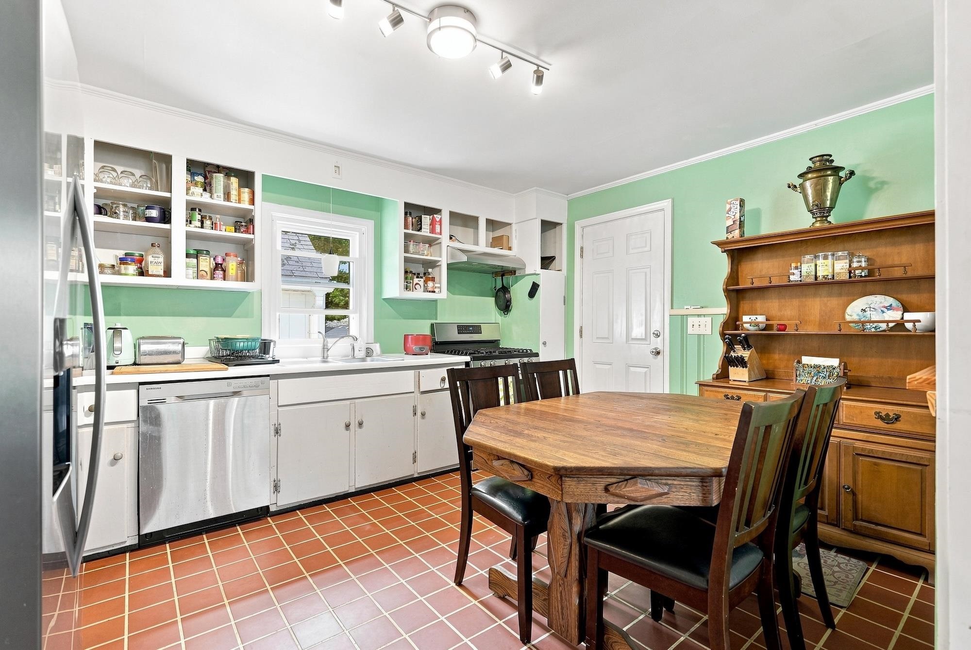 47 Mcintosh Avenue Property Photo 9