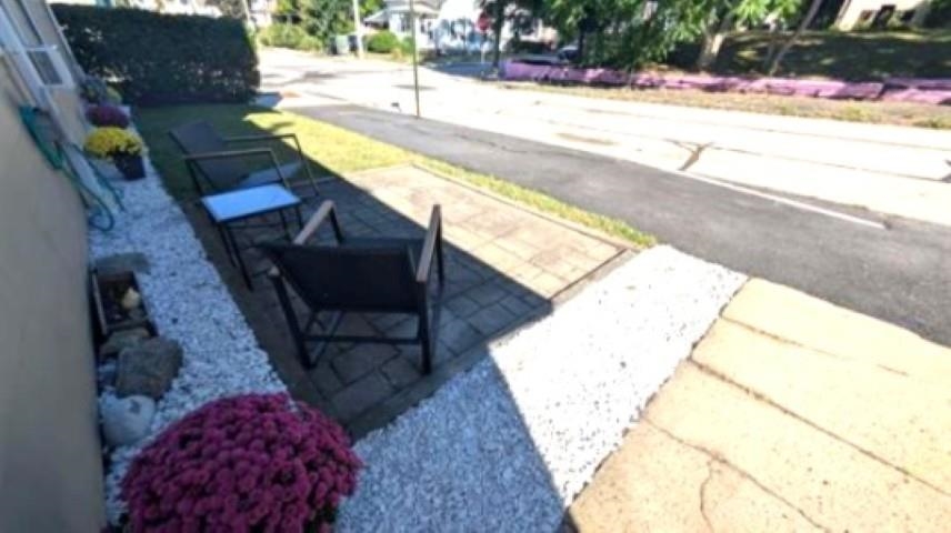 481 Hall Street Property Photo 3