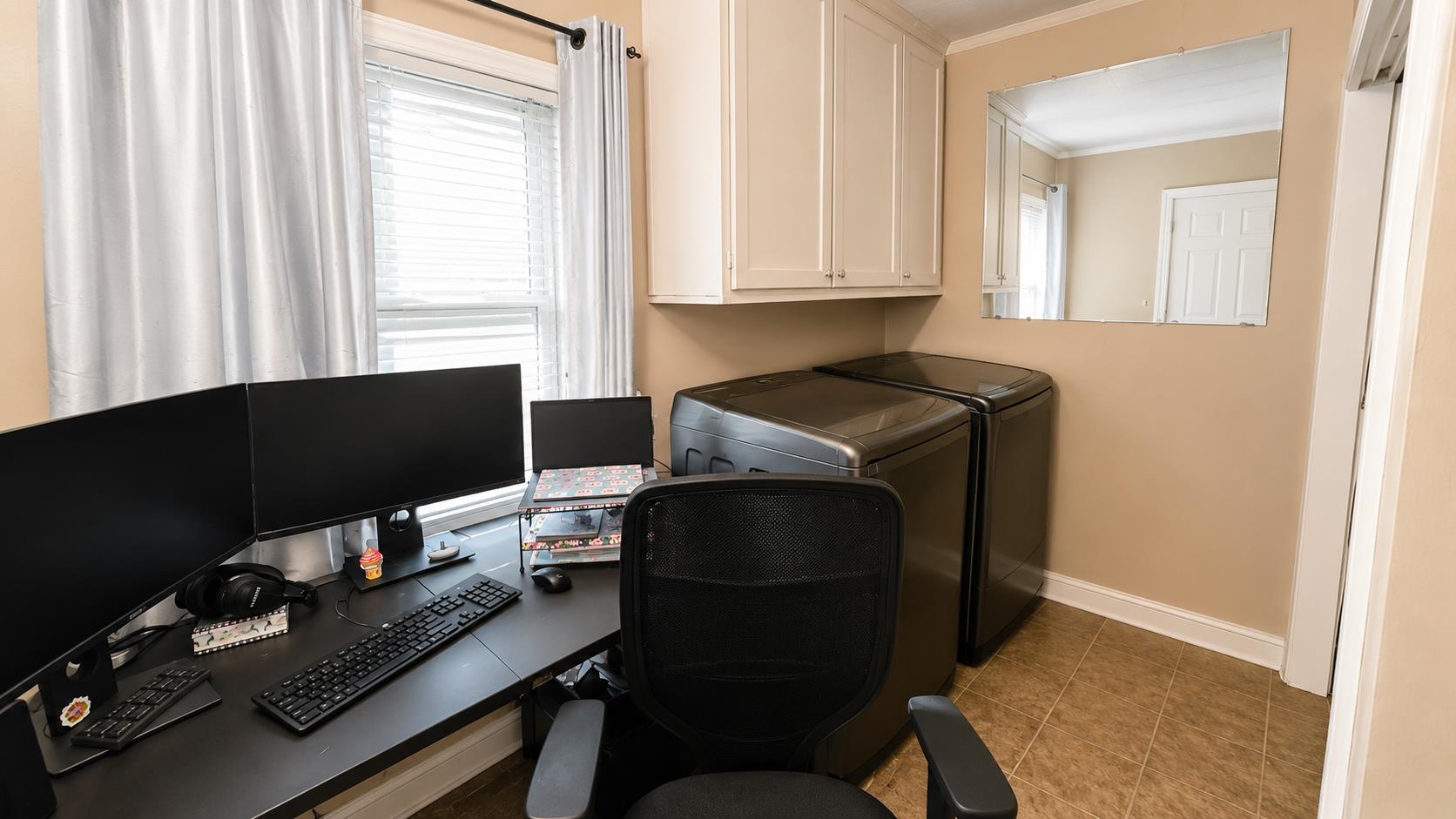 481 Hall Street Property Photo 10