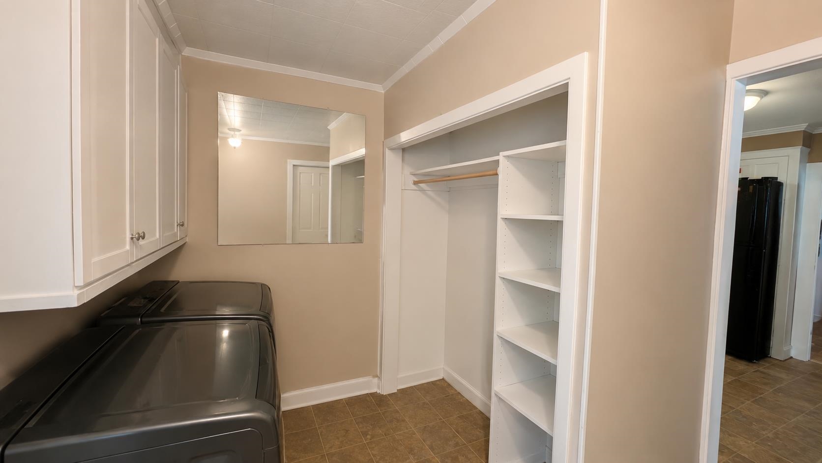 481 Hall Street Property Photo 11