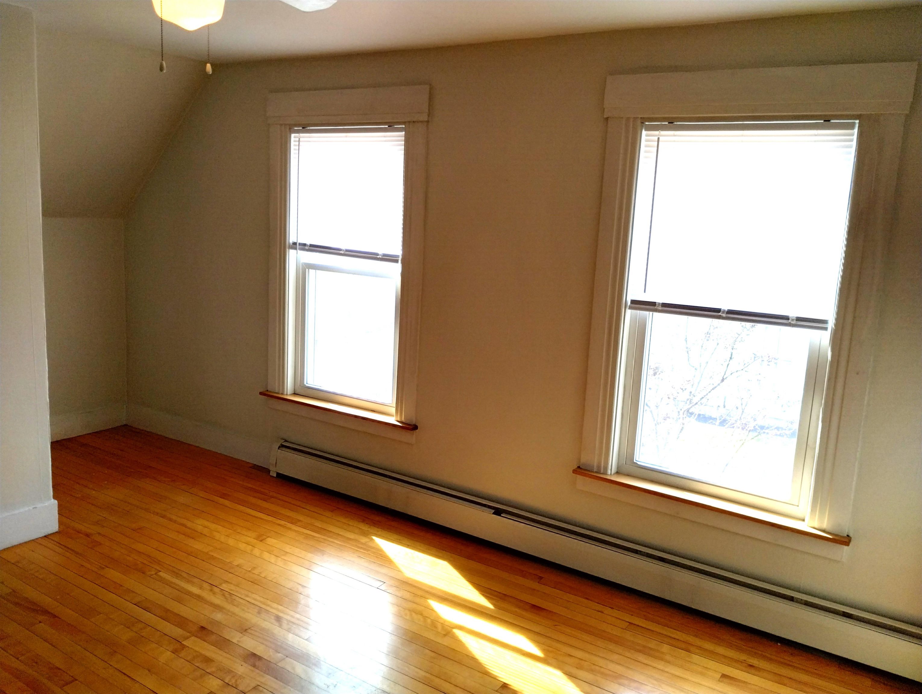 481 Hall Street Property Photo 14