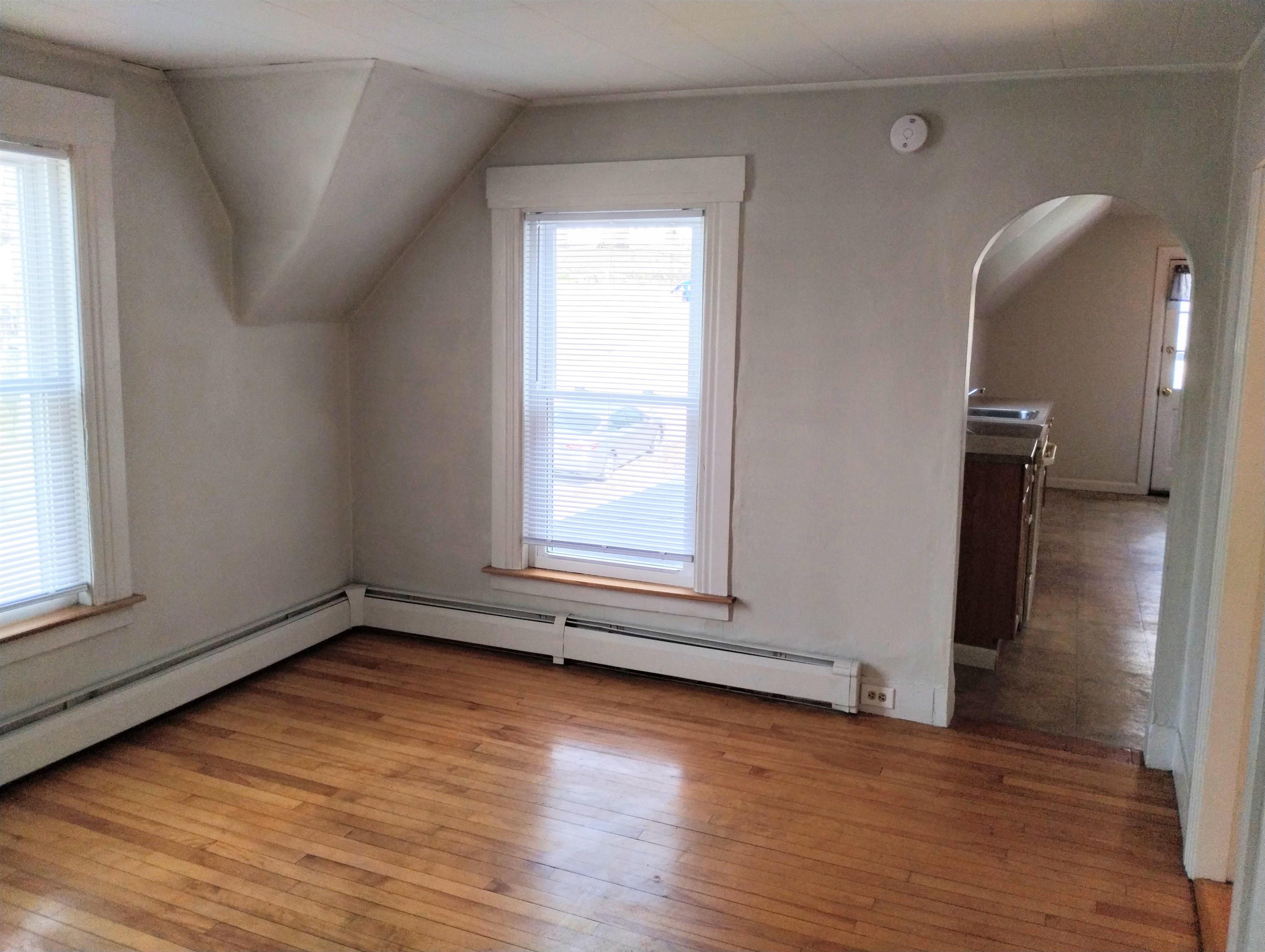 481 Hall Street Property Photo 18