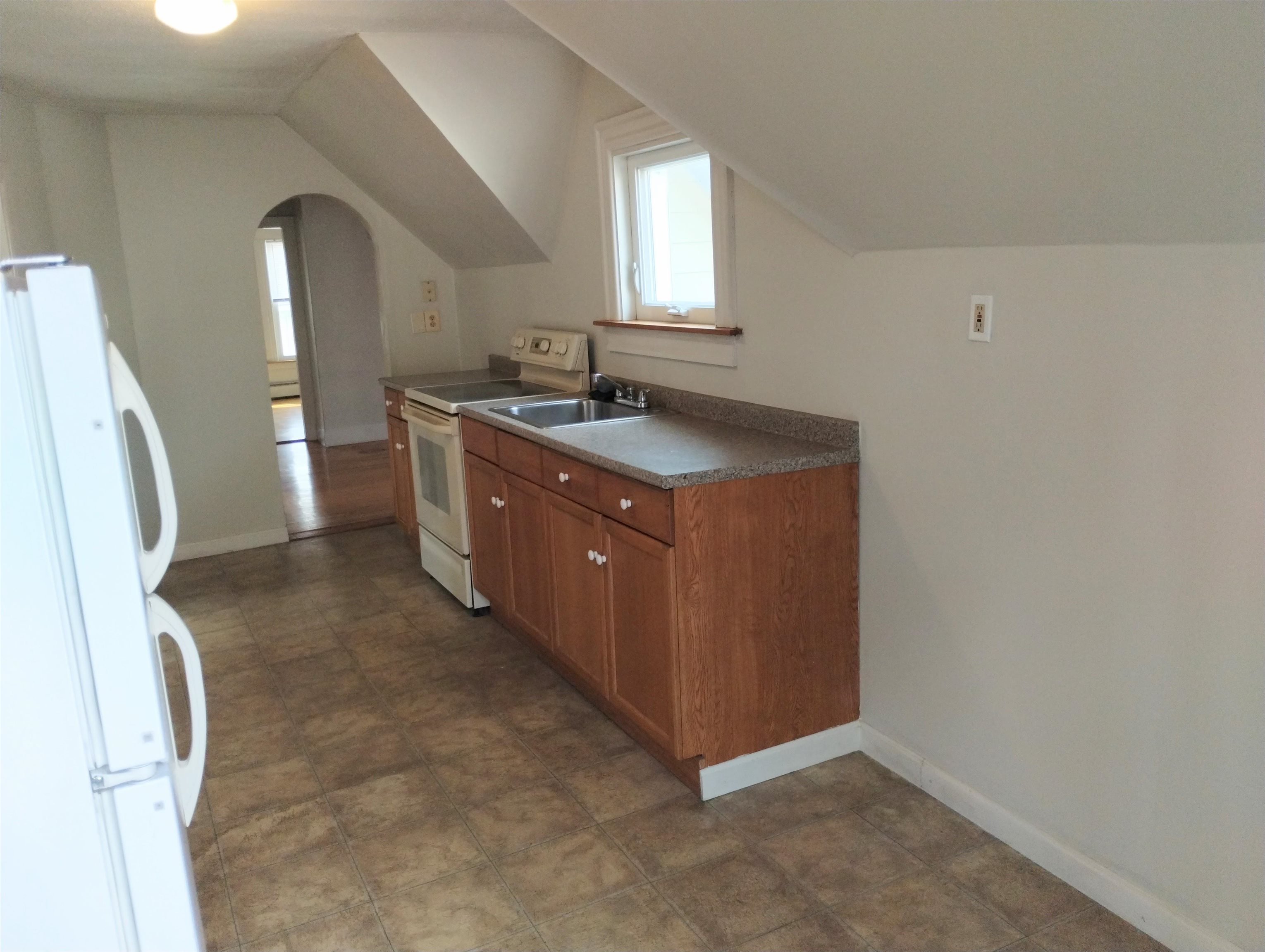 481 Hall Street Property Photo 20