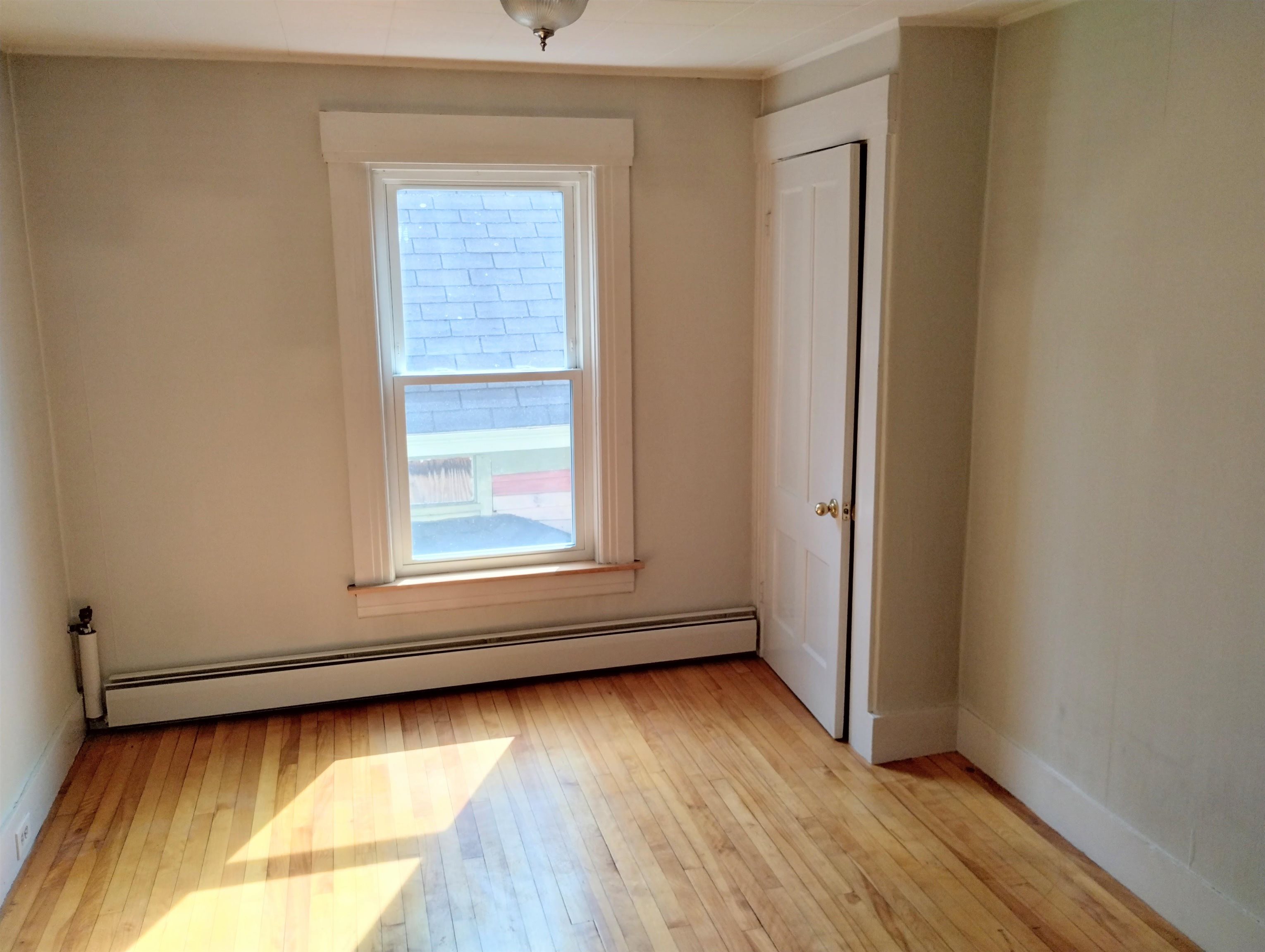 481 Hall Street Property Photo 23