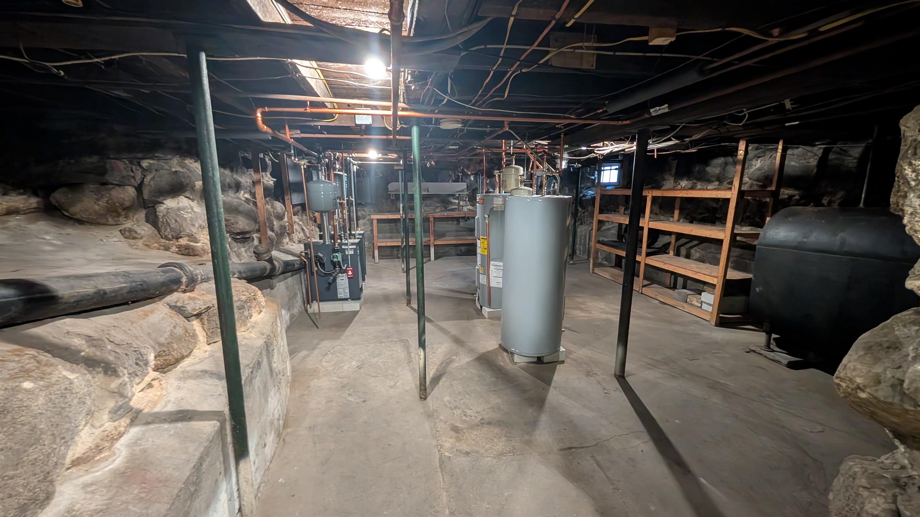 481 Hall Street Property Photo 29