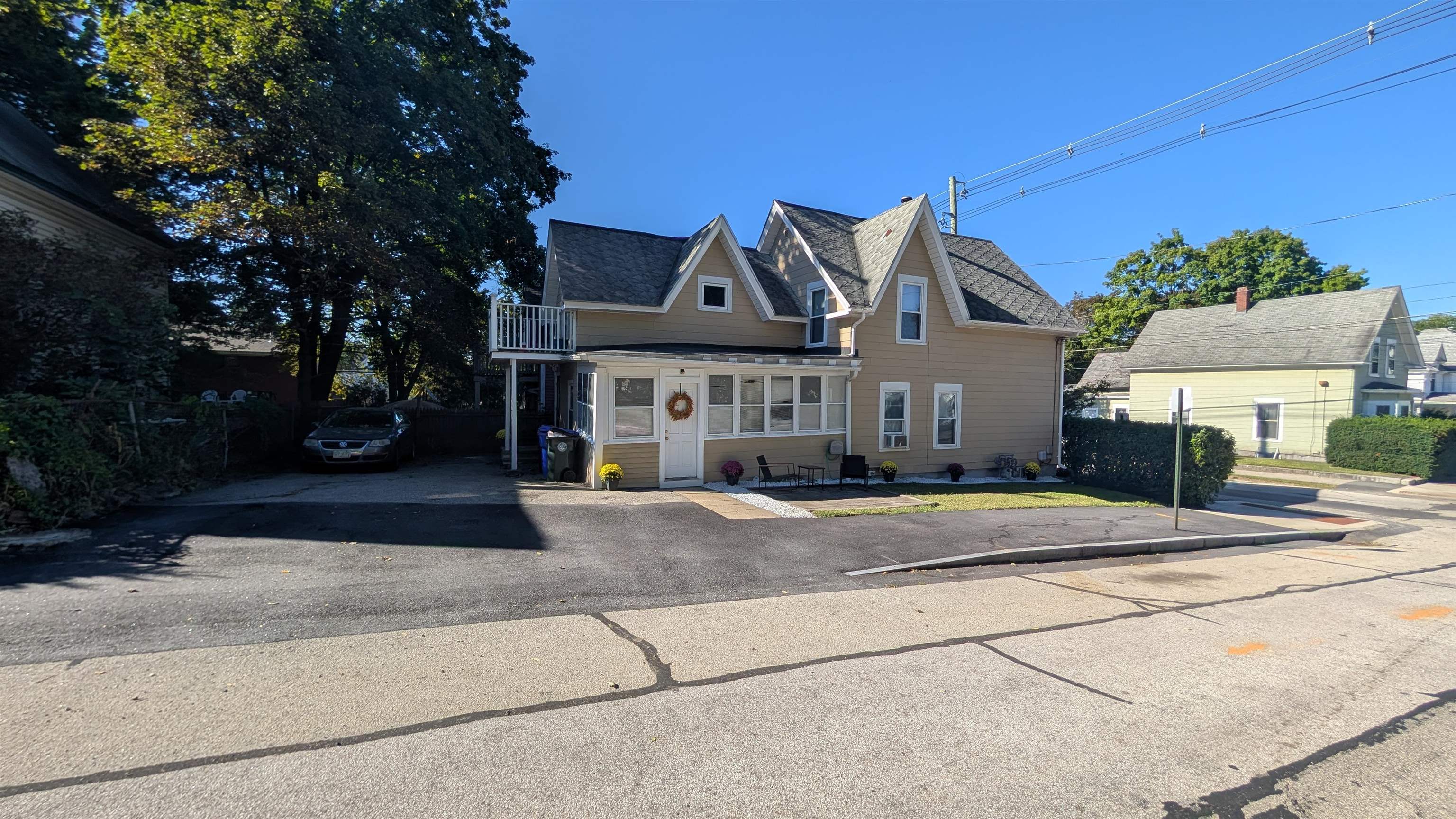 481 Hall Street Property Photo 30