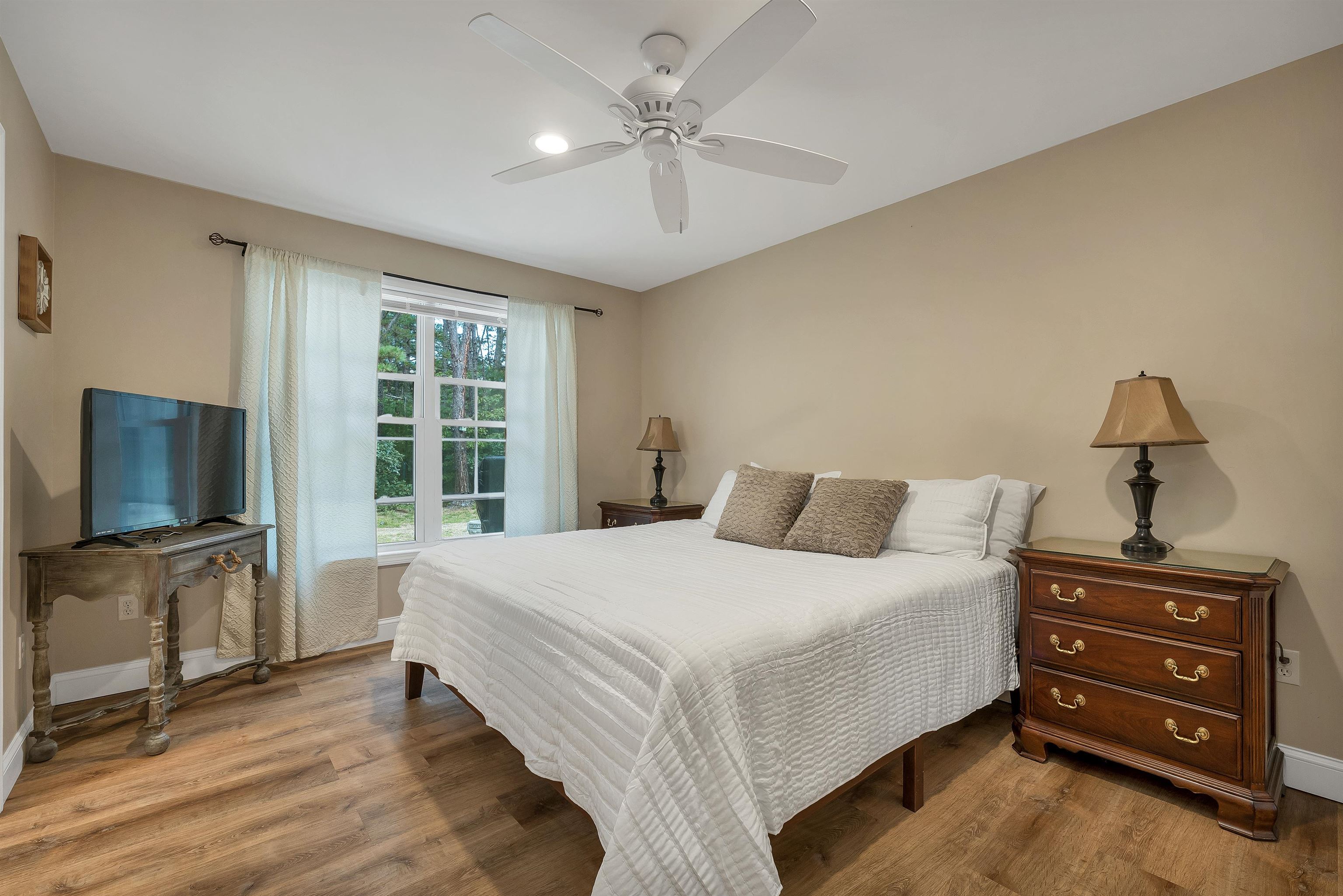 228 Silver Pine Lane Property Photo 4