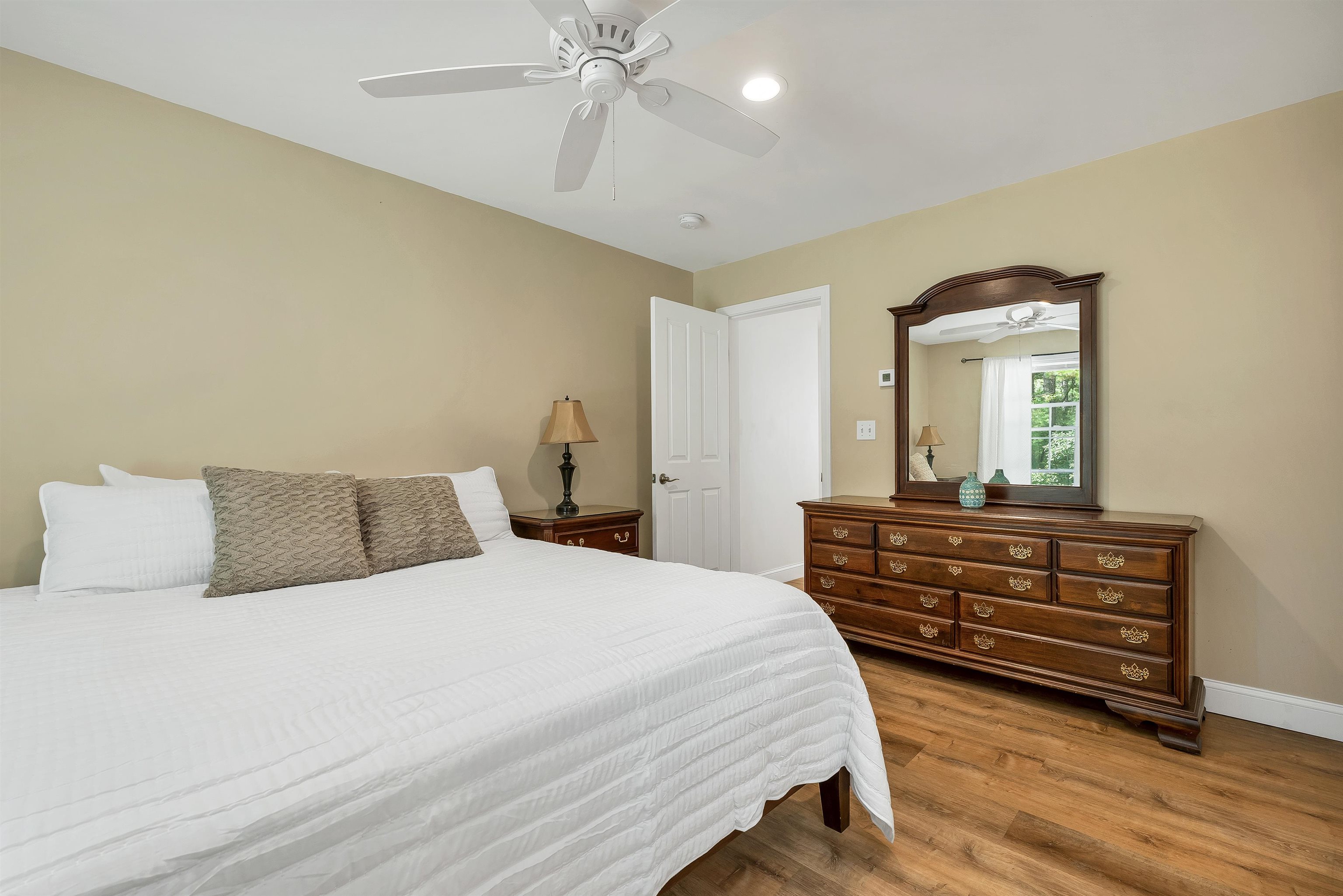 228 Silver Pine Lane Property Photo 10