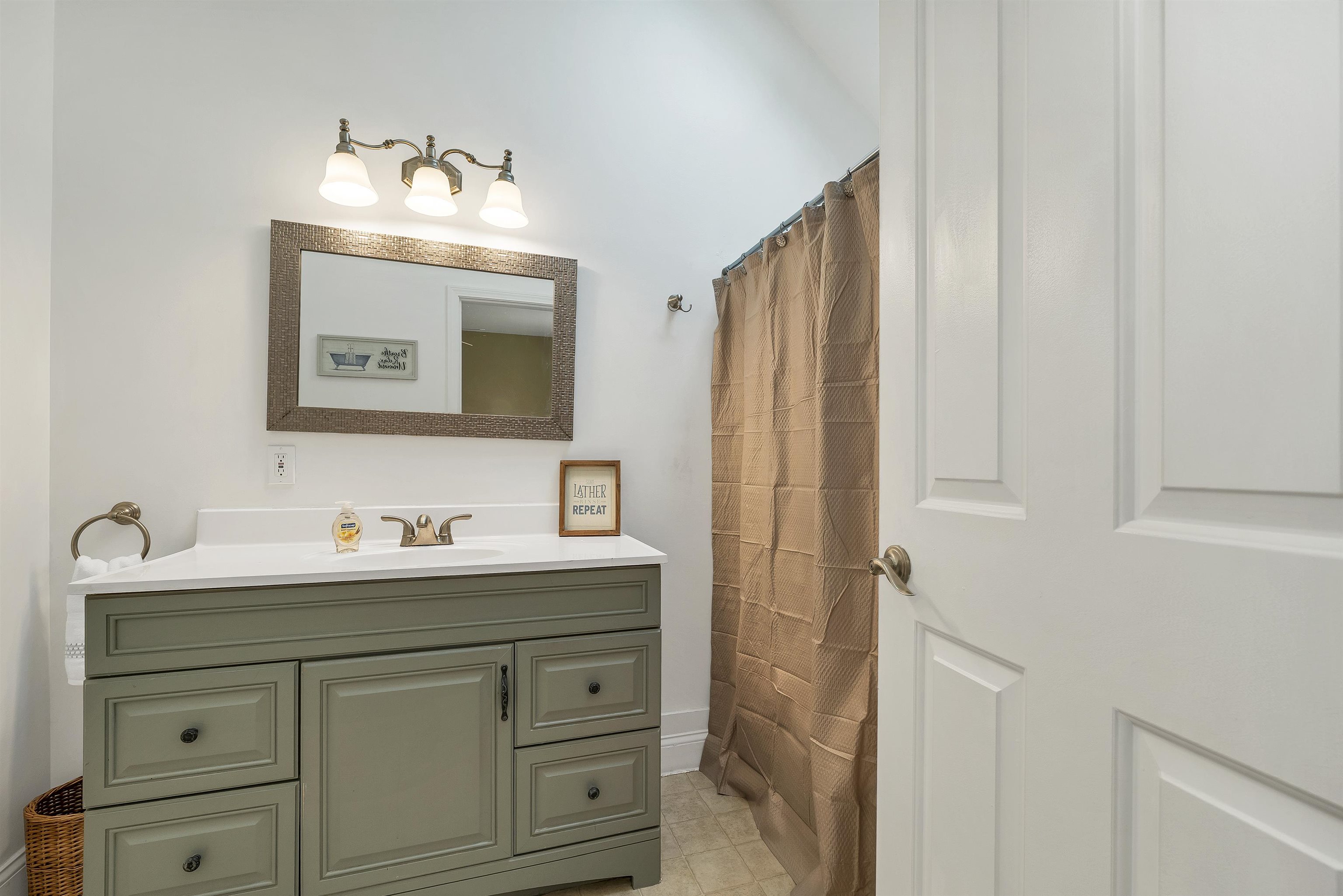 228 Silver Pine Lane Property Photo 15