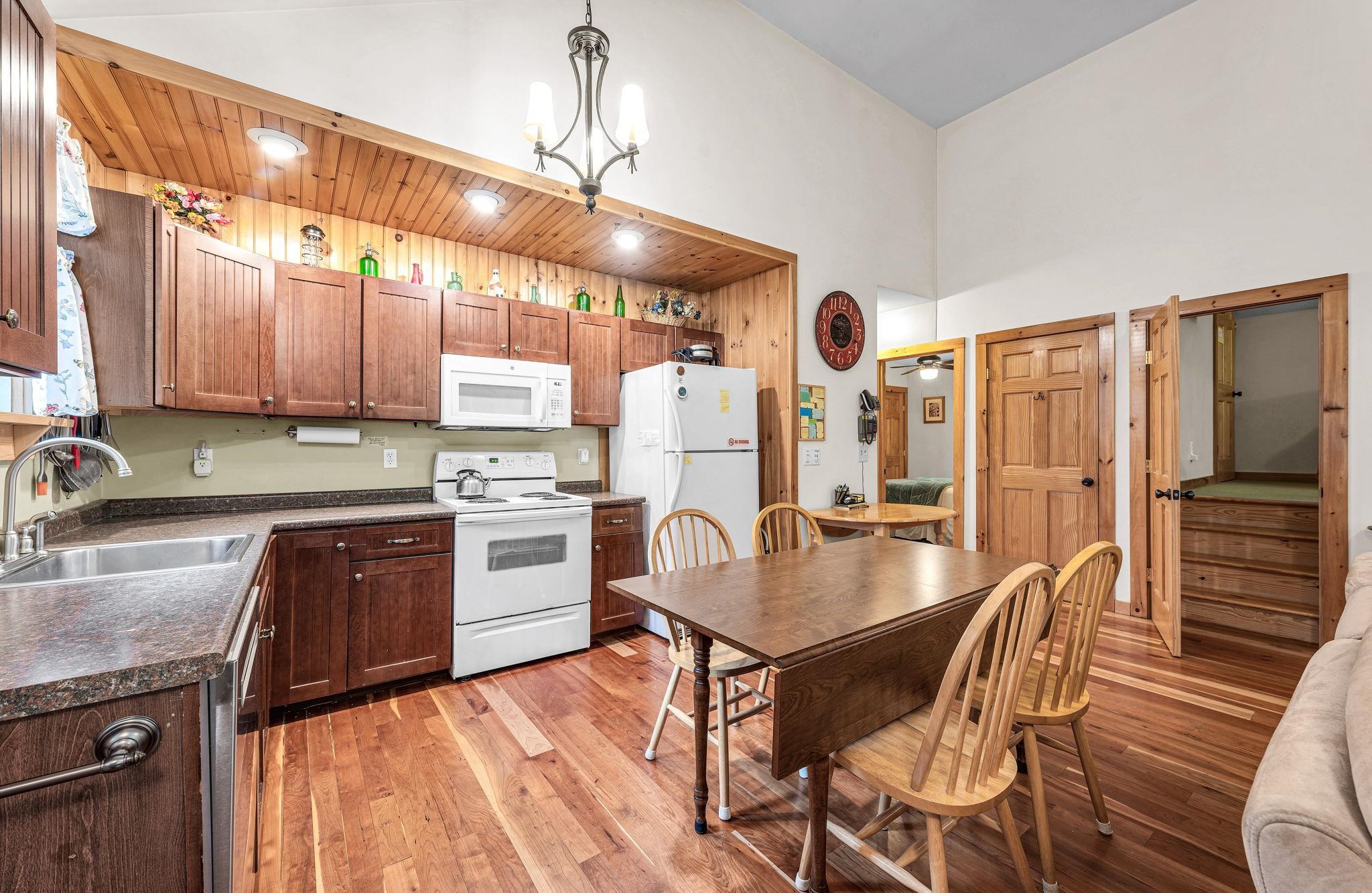 954 Boardman Loop Property Photo 14