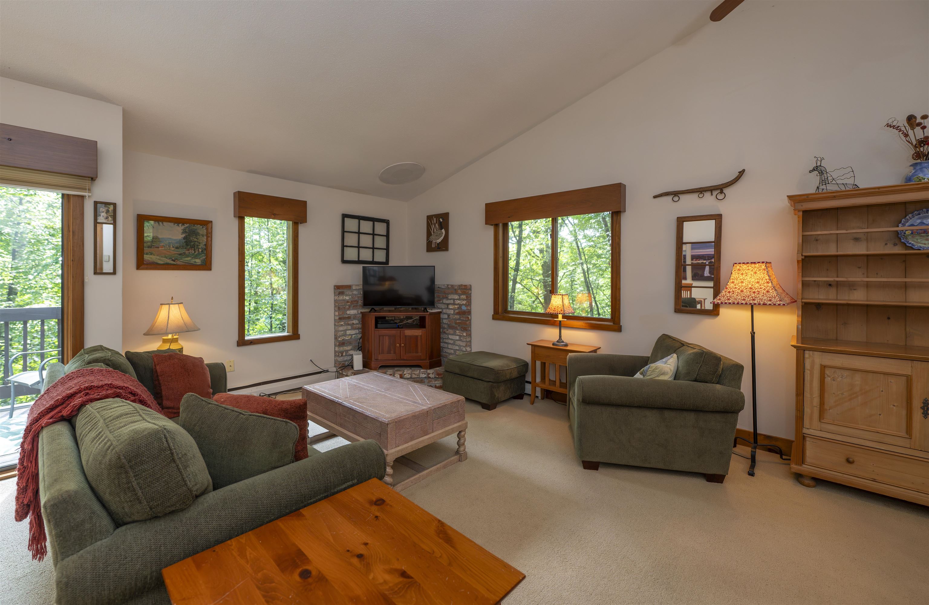 253 Old Quechee Road Property Photo 1