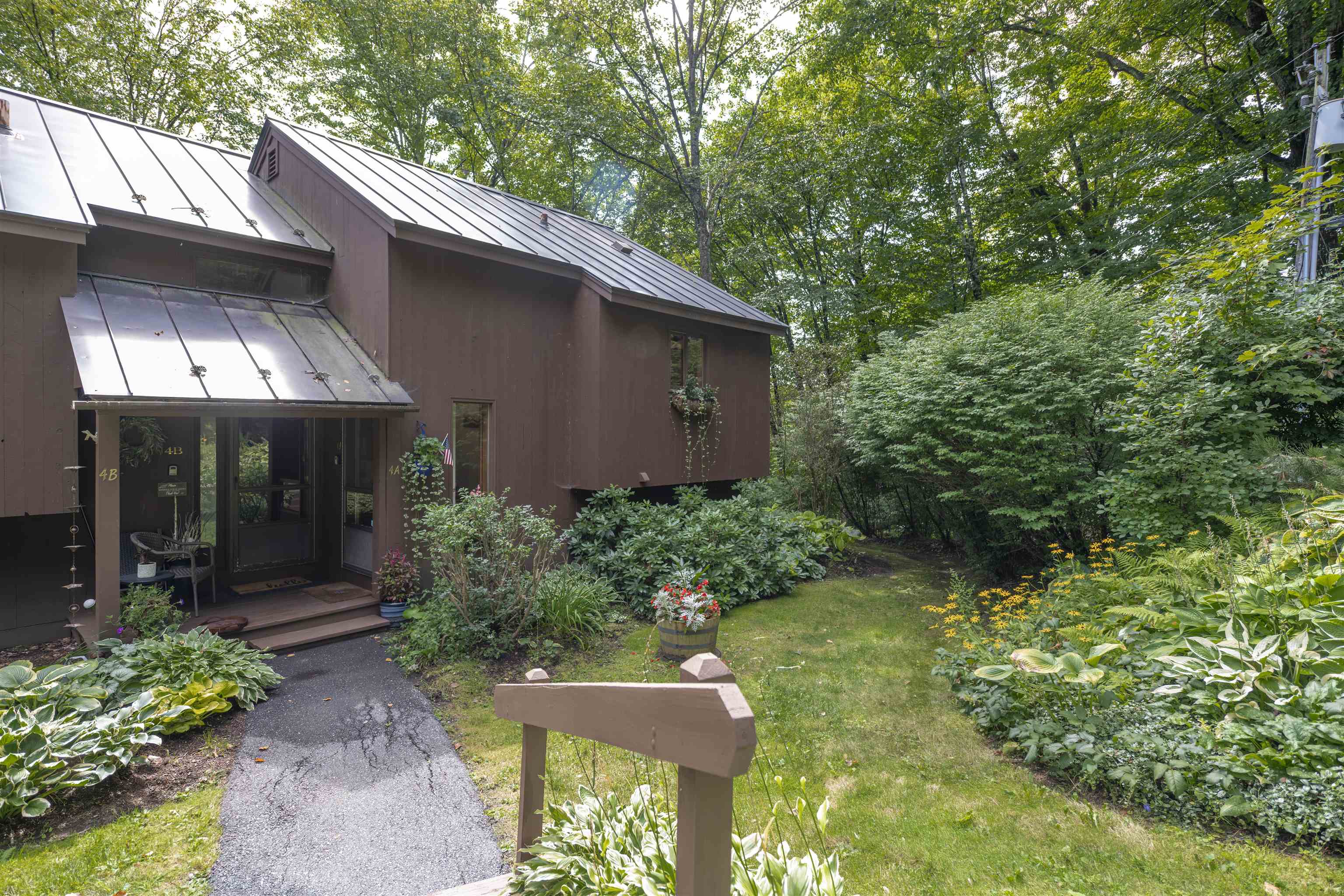 253 Old Quechee Road Property Photo 2
