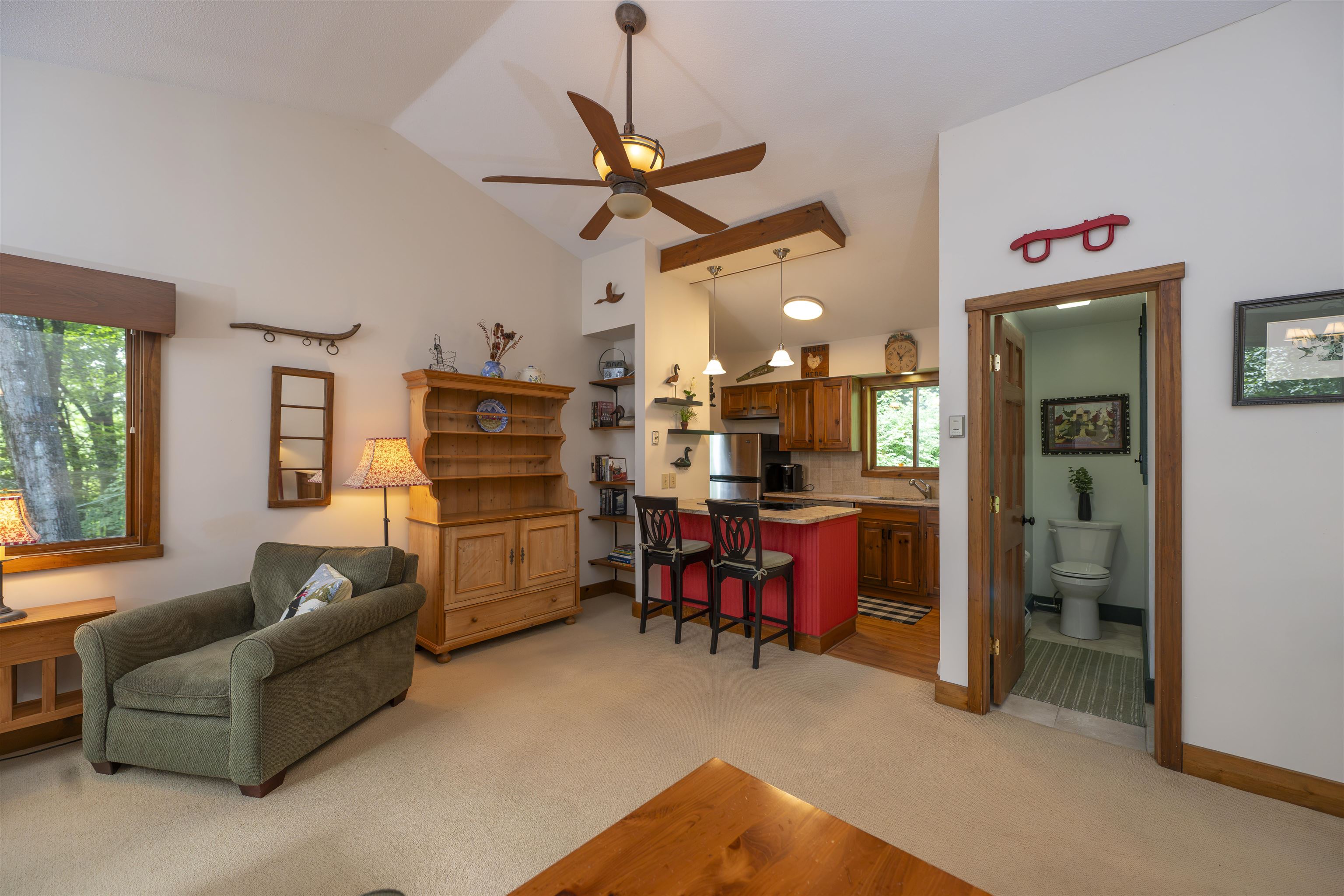 253 Old Quechee Road Property Photo 6