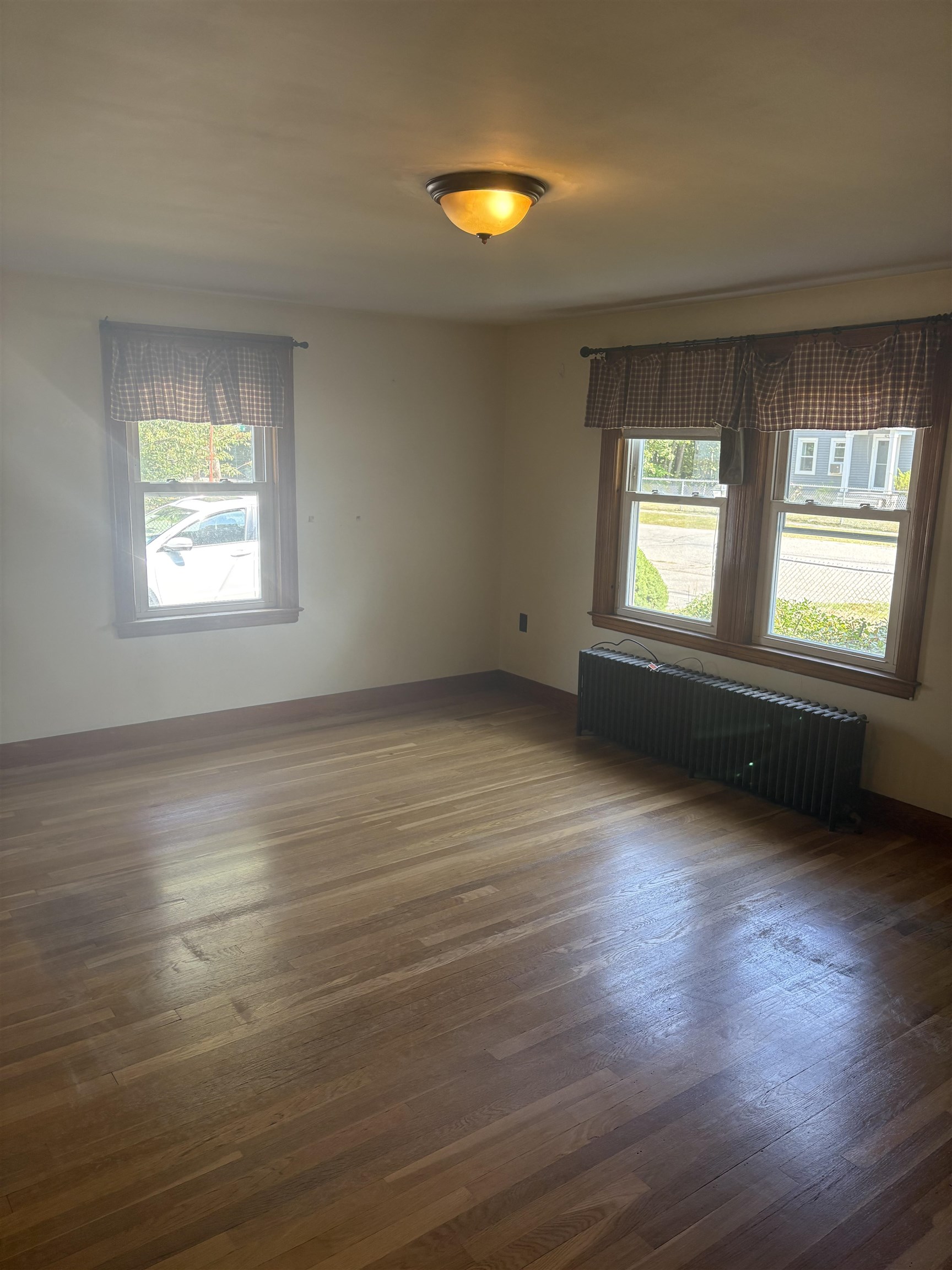 44 Dewey Street Property Photo 4