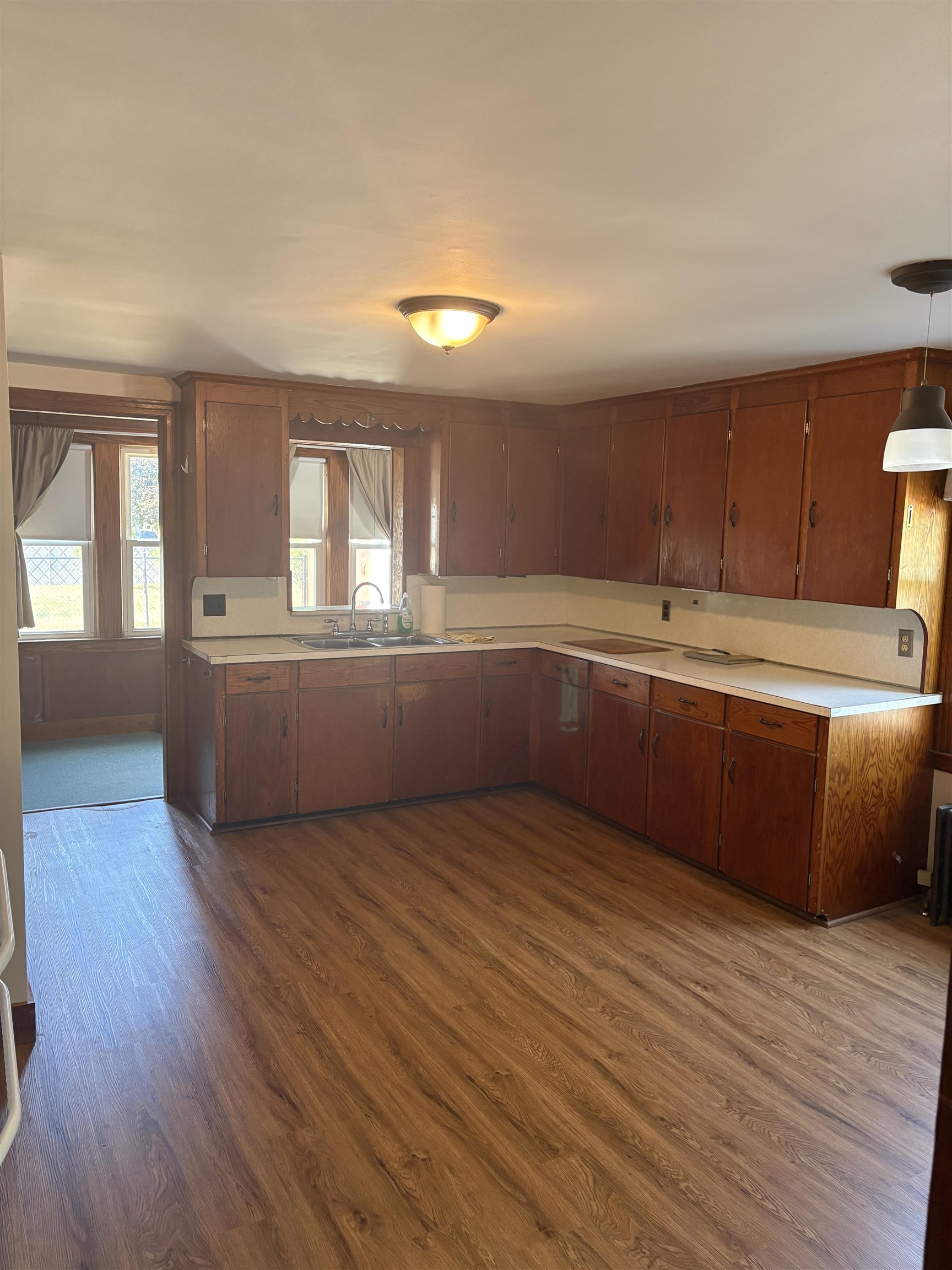 44 Dewey Street Property Photo 5