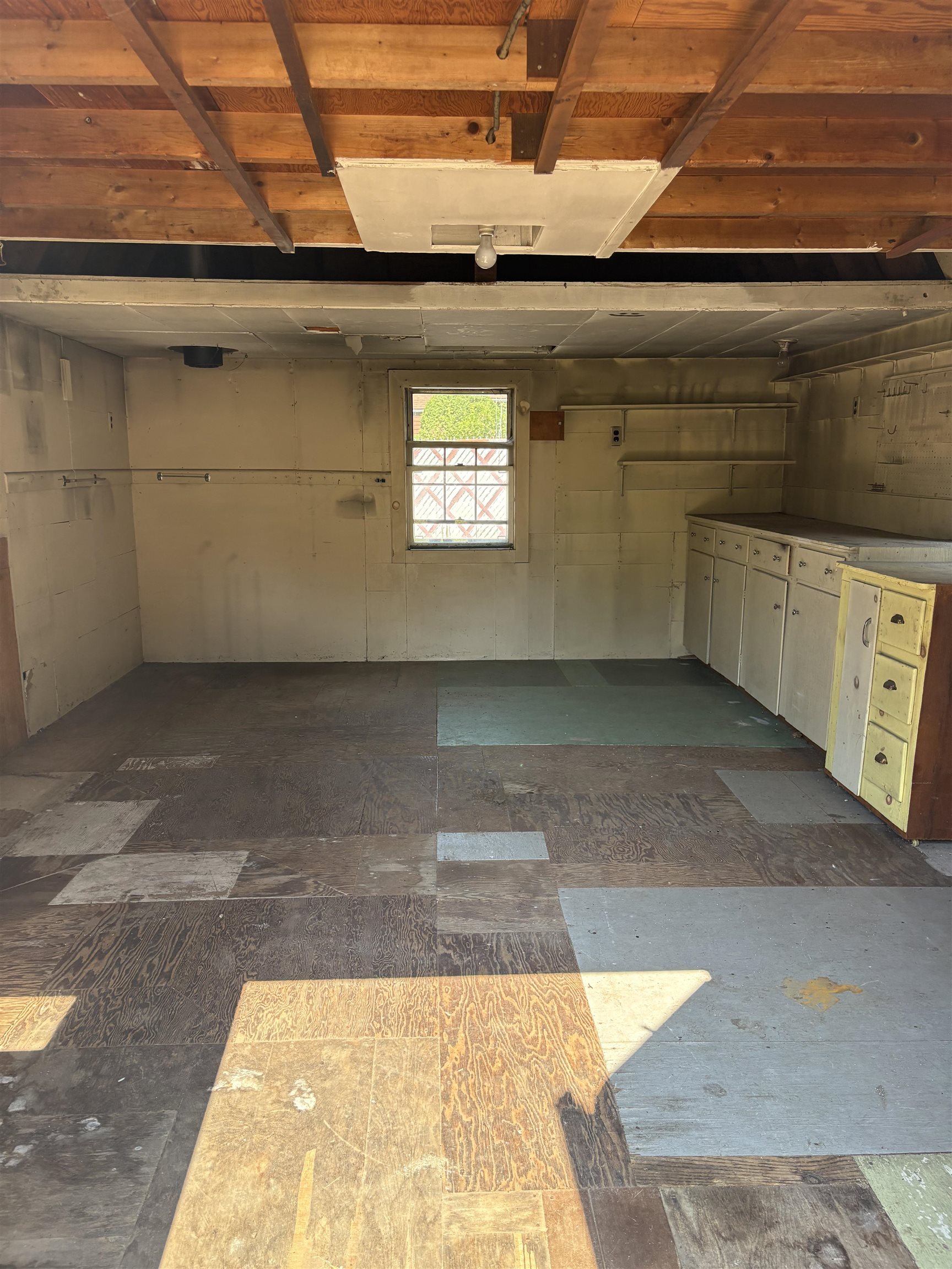 44 Dewey Street Property Photo 25