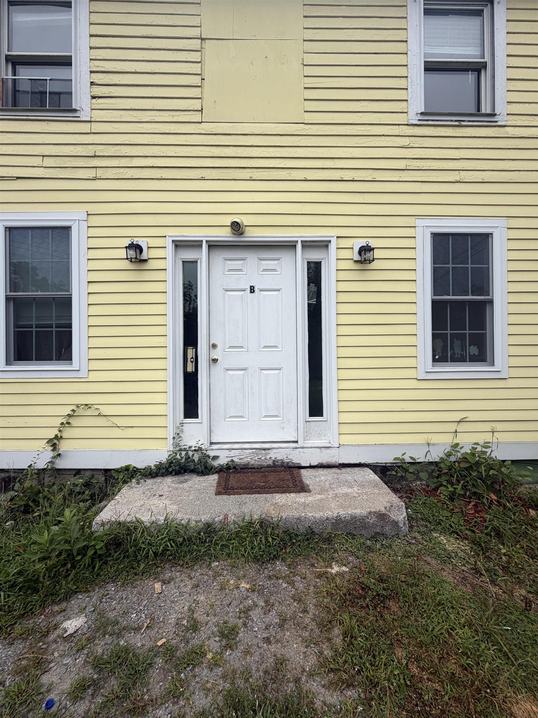 27 Ashuelot Street Property Photo 1