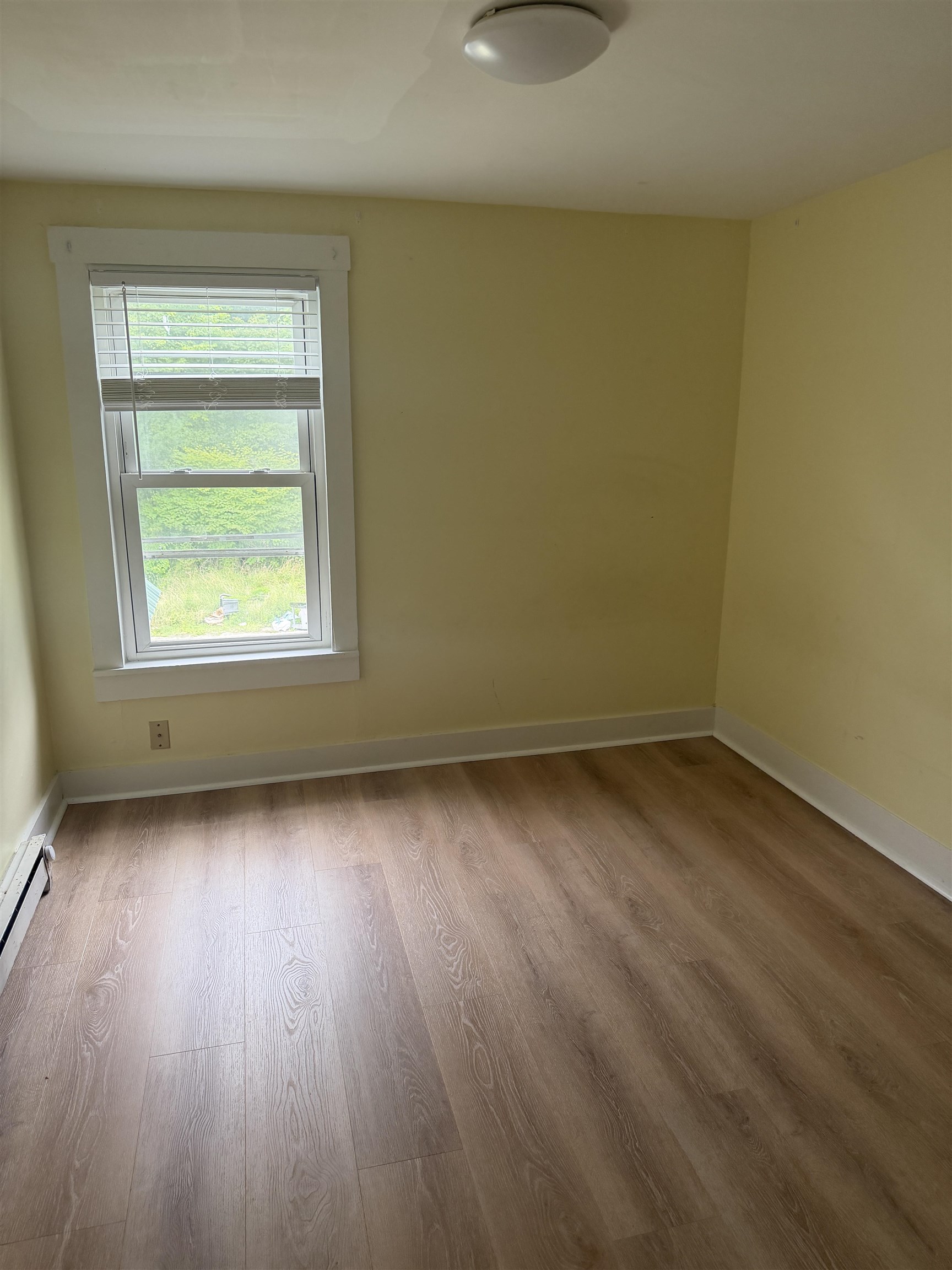 27 Ashuelot Street Property Photo 7