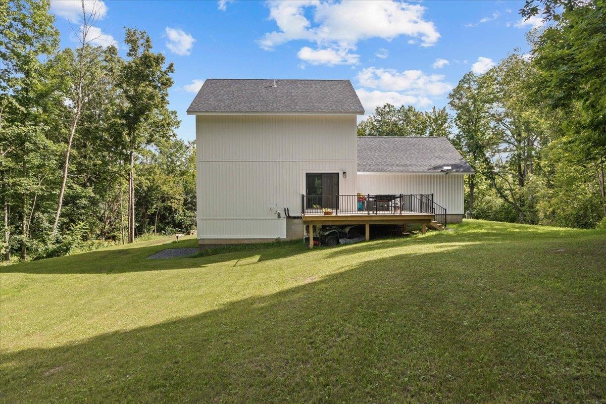 100 Leos Lane Property Photo 4