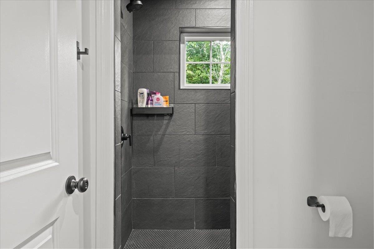 100 Leos Lane Property Photo 21
