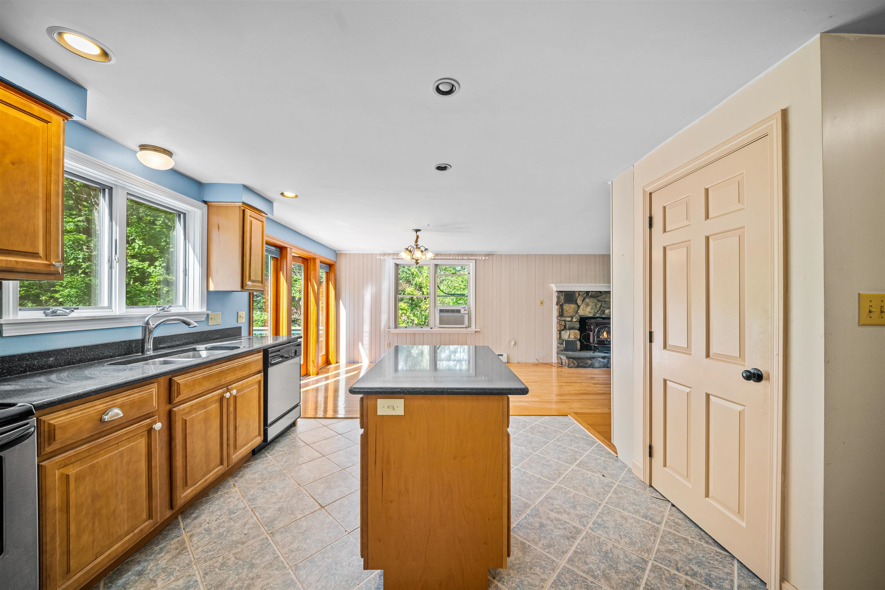 18 Garrison Lane Property Photo 2